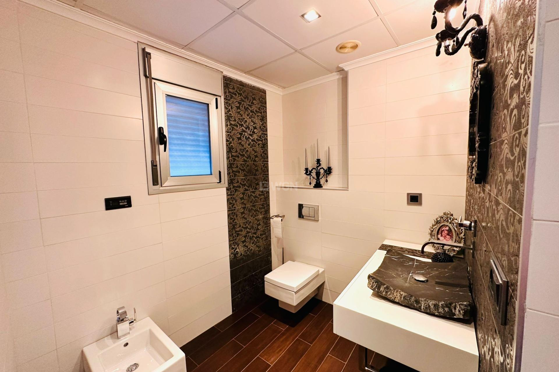 Resale - Apartment / flat - Torrevieja - Estacion De Autobuses