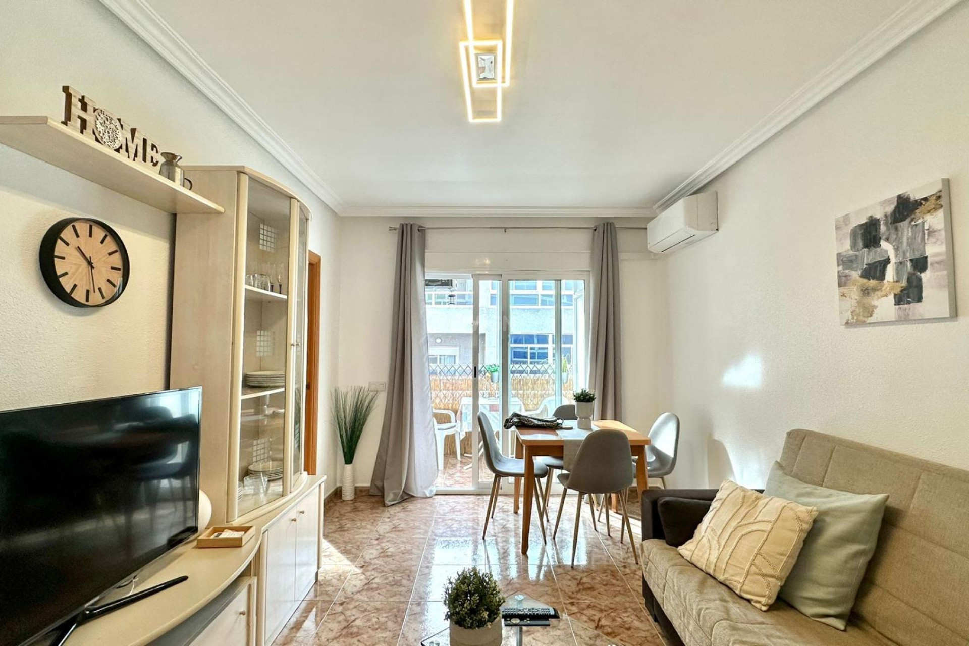 Resale - Apartment / flat - Torrevieja - Estacion De Autobuses