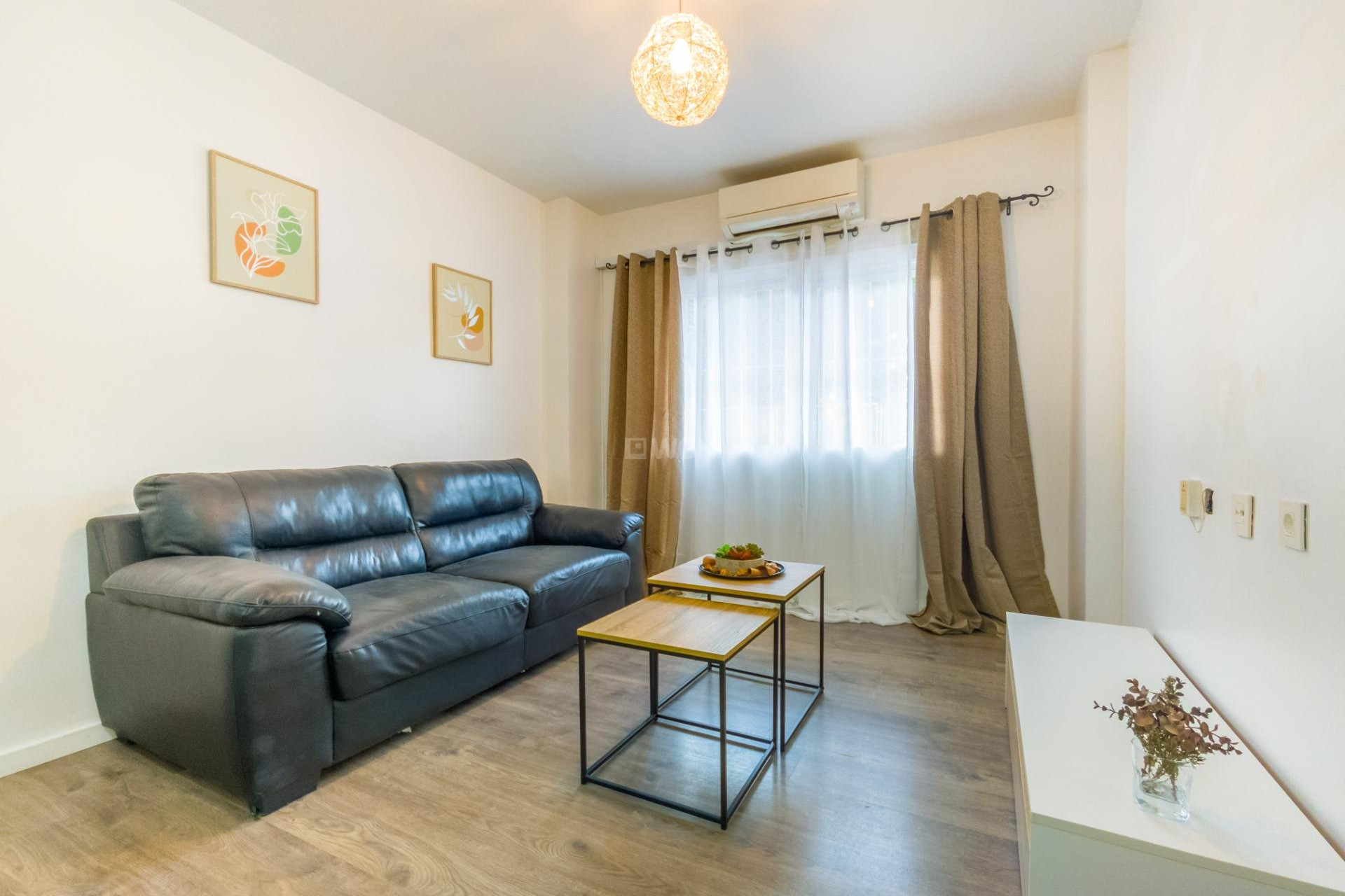 Resale - Apartment / flat - Torrevieja - Estacion De Autobuses