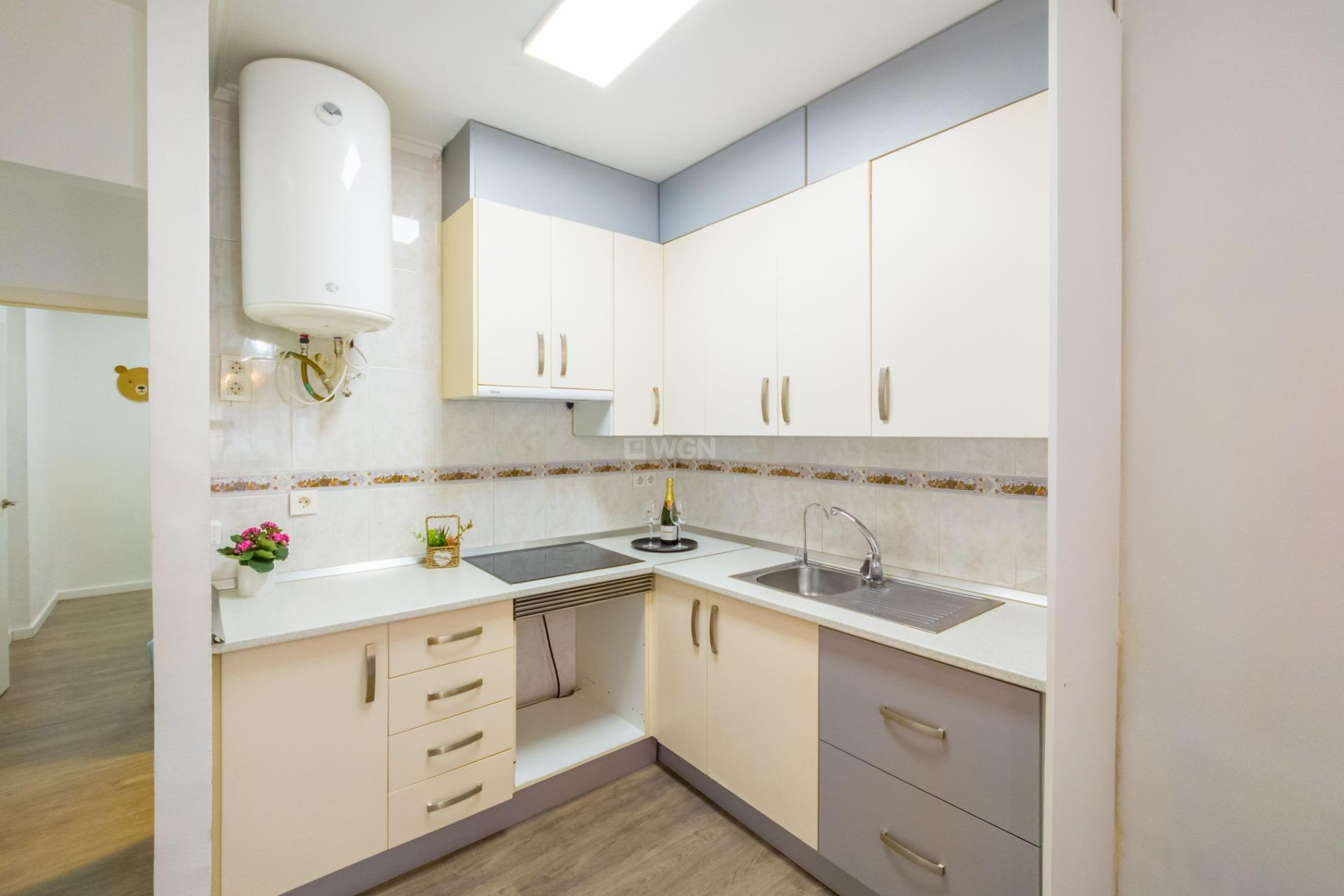 Resale - Apartment / flat - Torrevieja - Estacion De Autobuses