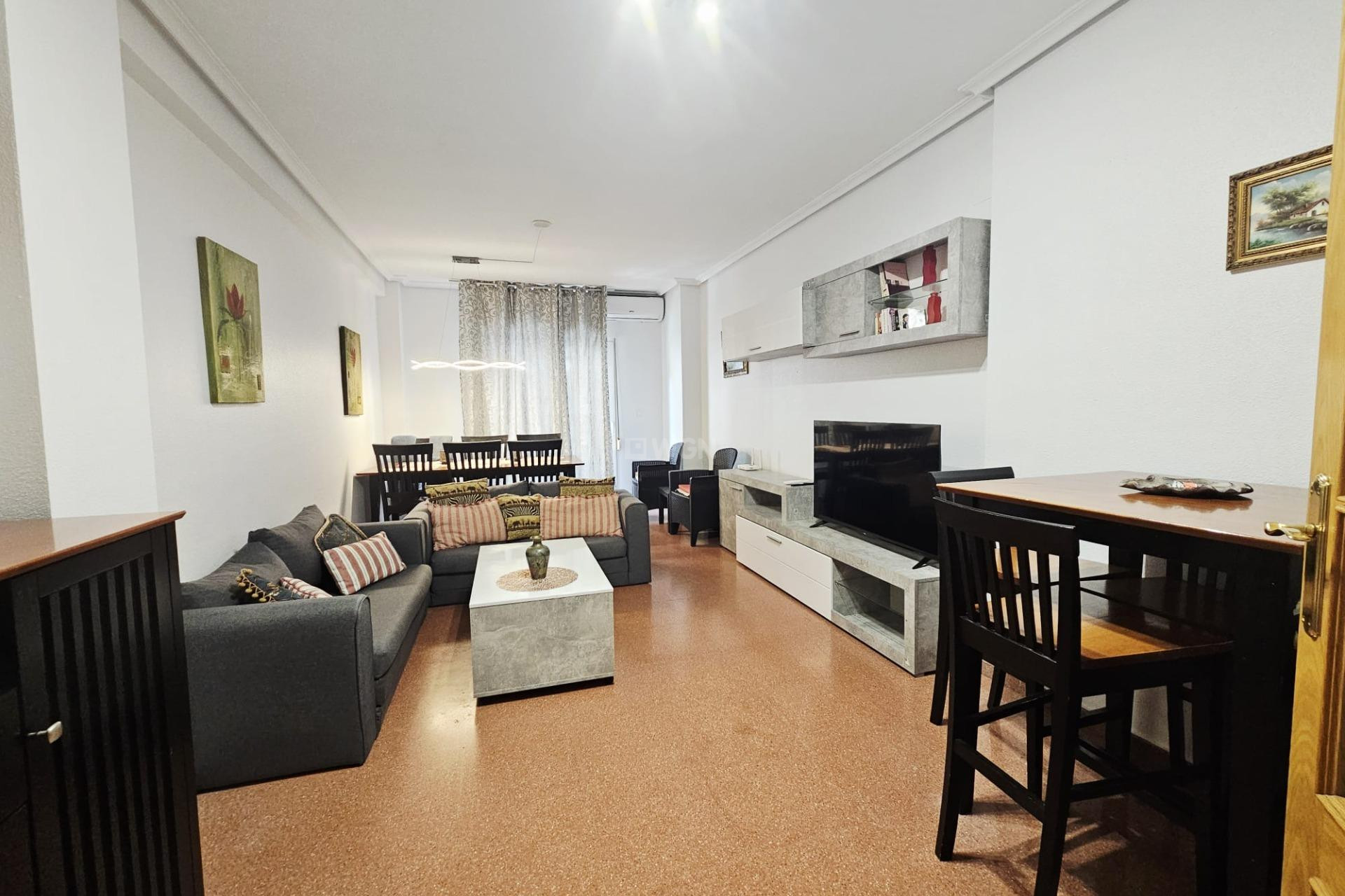Resale - Apartment / flat - Torrevieja - Estacion De Autobuses
