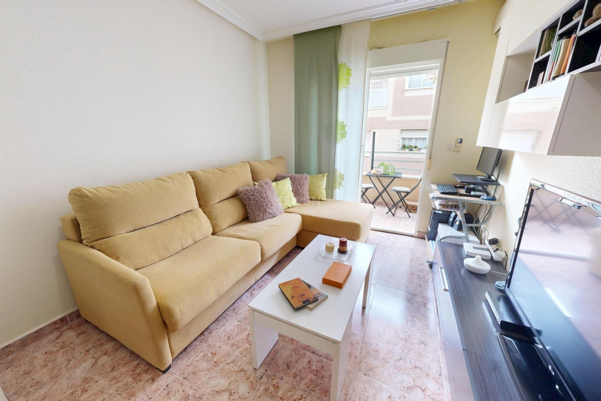 Resale - Apartment / flat - Torrevieja - Estacion De Autobuses