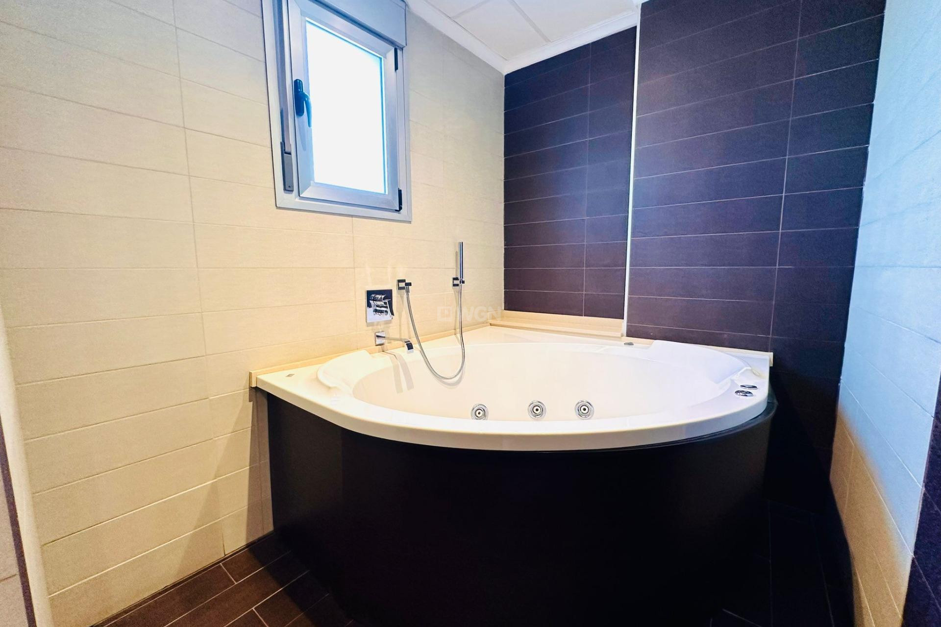 Resale - Apartment / flat - Torrevieja - Estacion De Autobuses