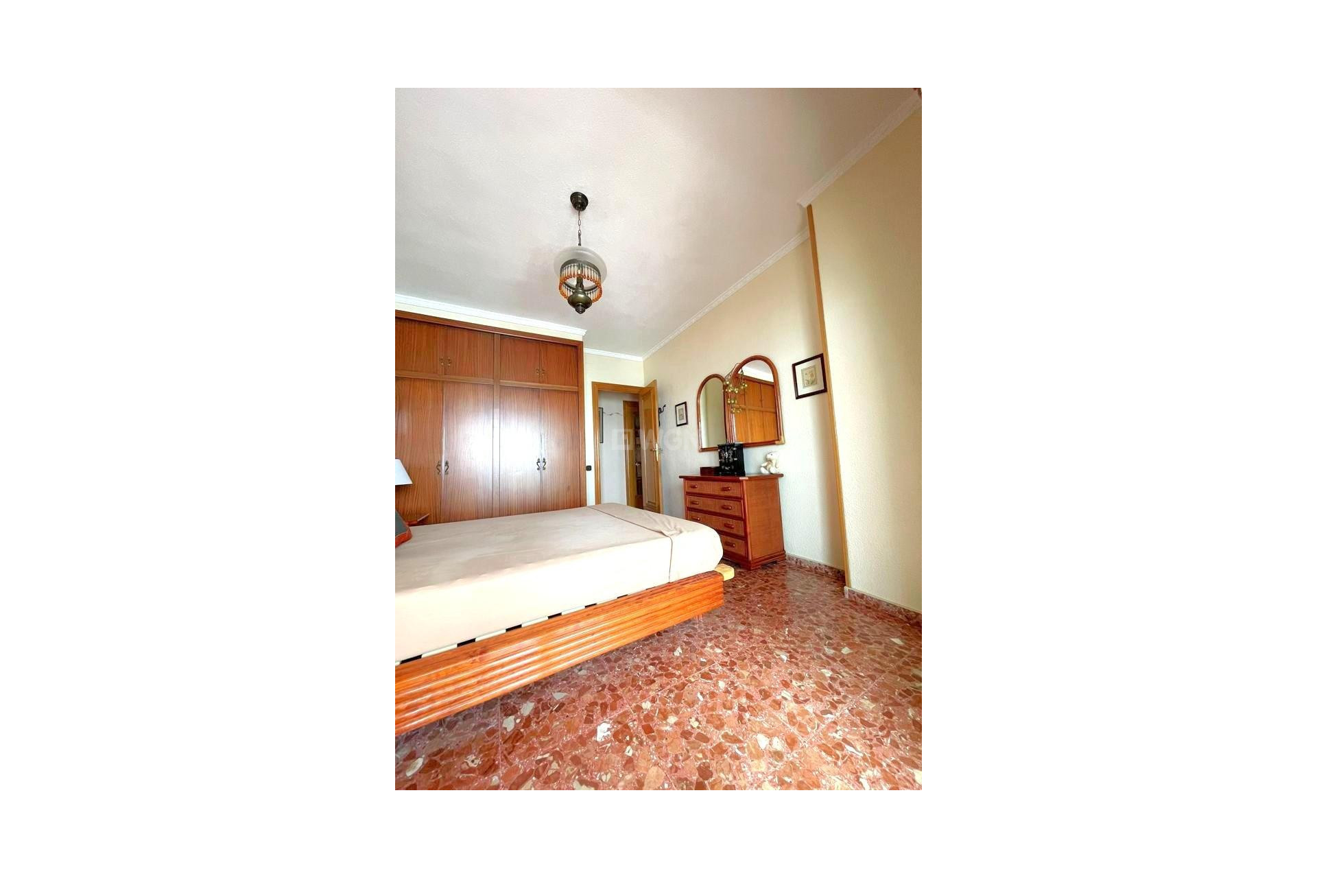 Resale - Apartment / flat - Torrevieja - Estacion De Autobuses