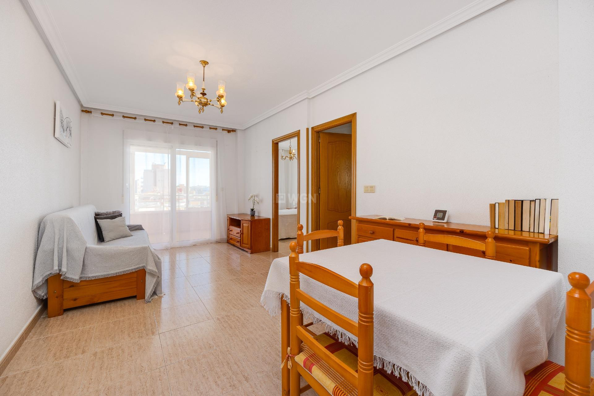 Resale - Apartment / flat - Torrevieja - Estacion De Autobuses