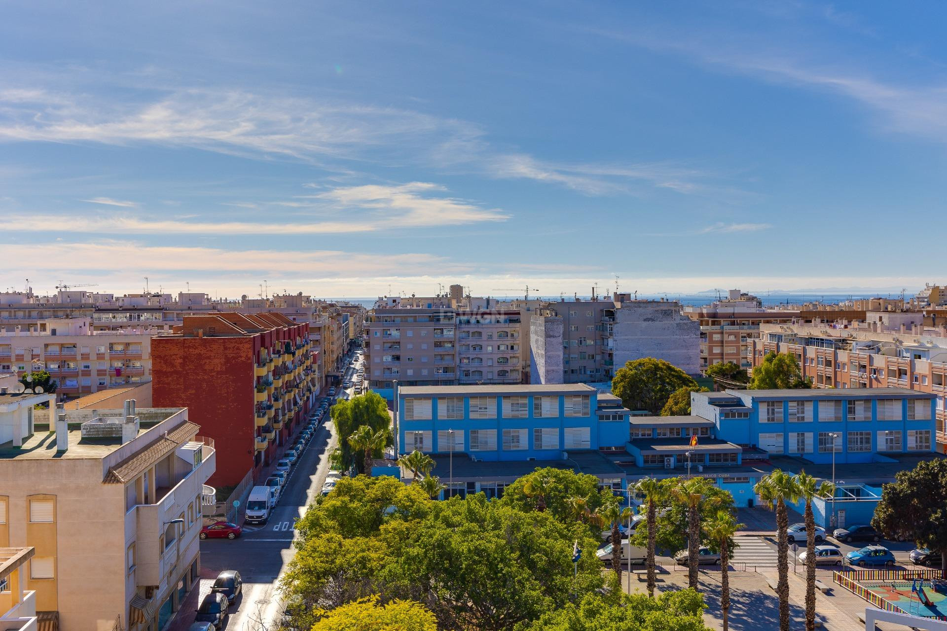 Resale - Apartment / flat - Torrevieja - Estacion De Autobuses