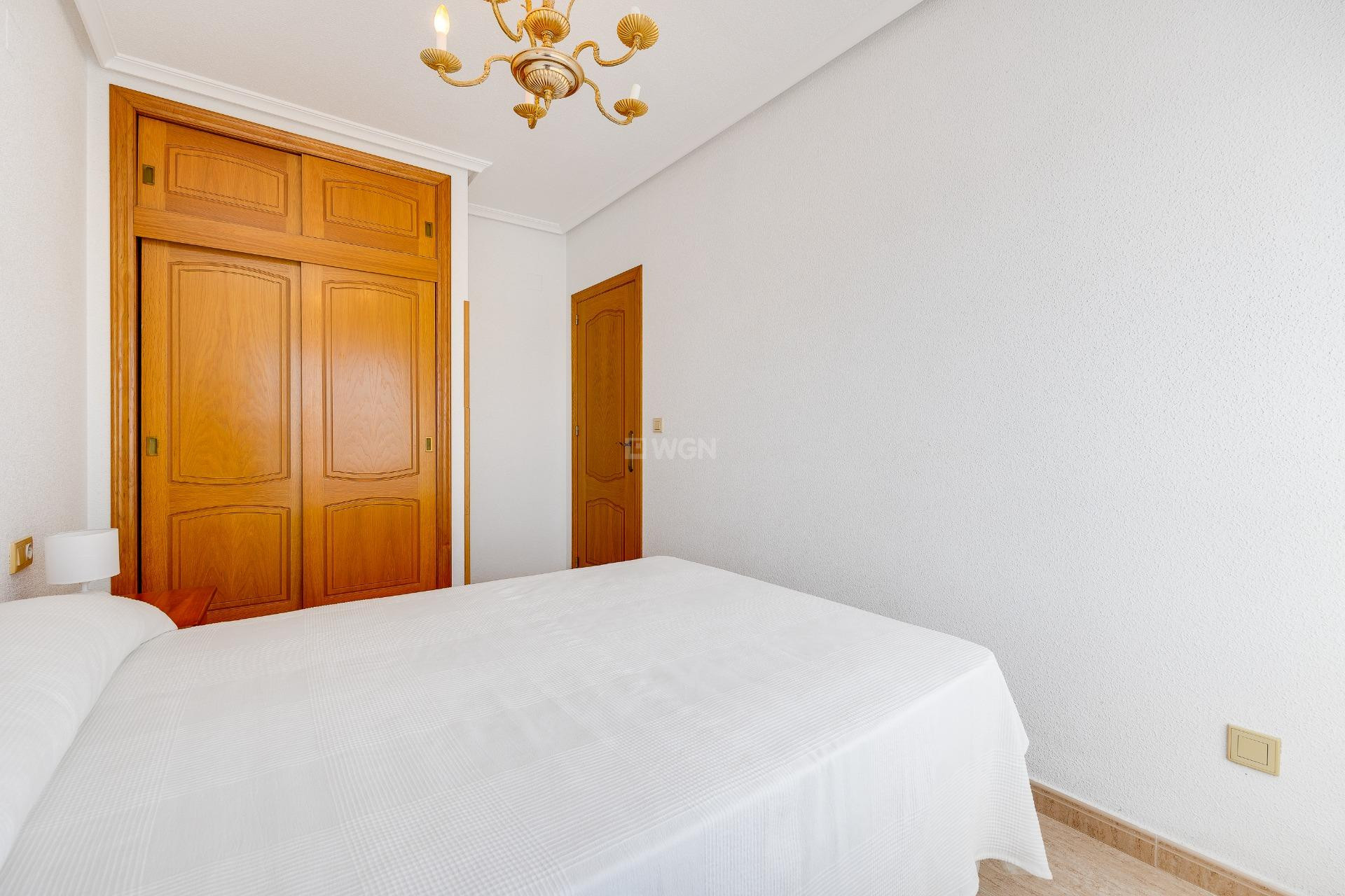 Resale - Apartment / flat - Torrevieja - Estacion De Autobuses