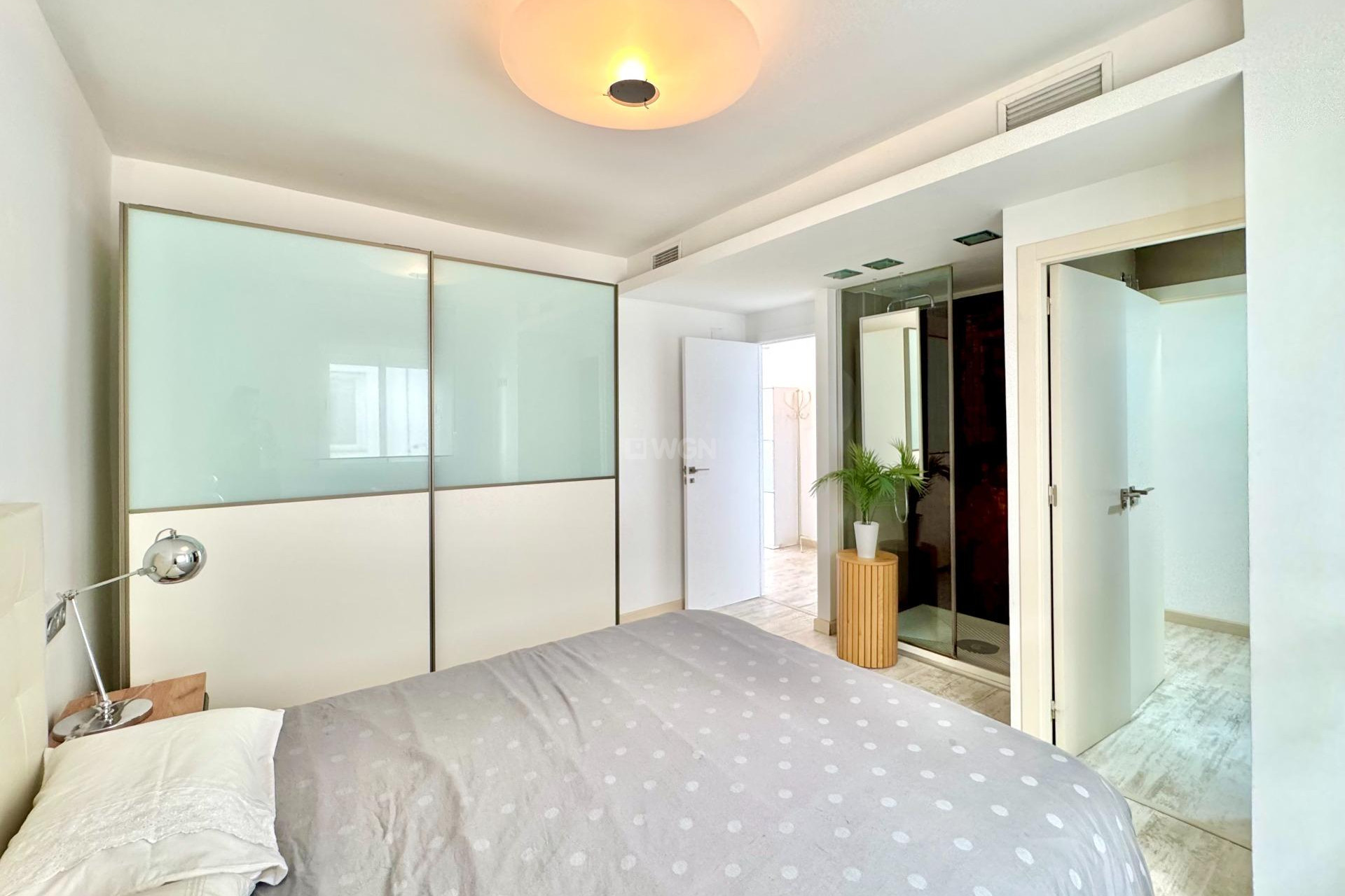 Resale - Apartment / flat - Torrevieja - Estacion De Autobuses