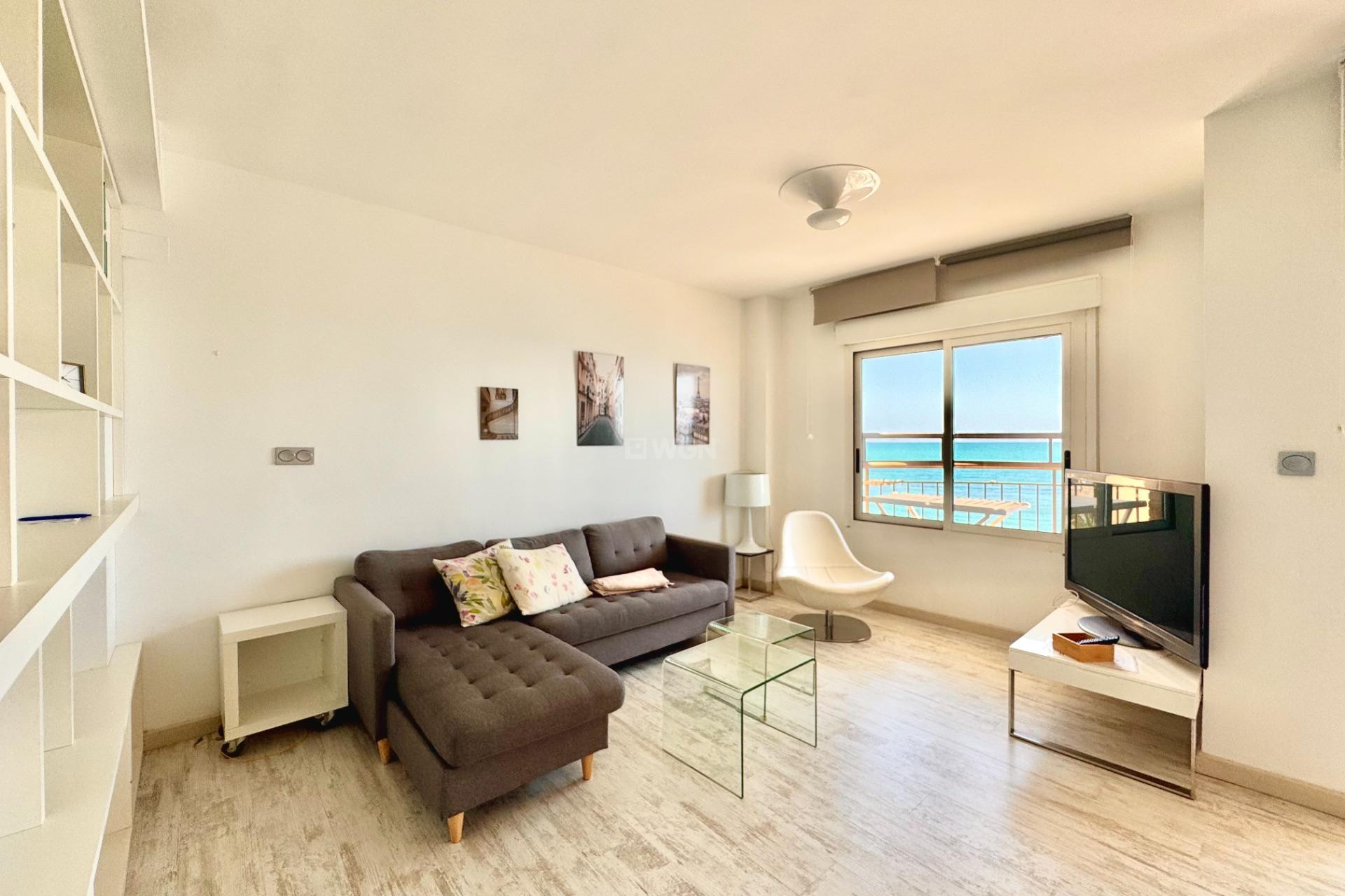Resale - Apartment / flat - Torrevieja - Estacion De Autobuses