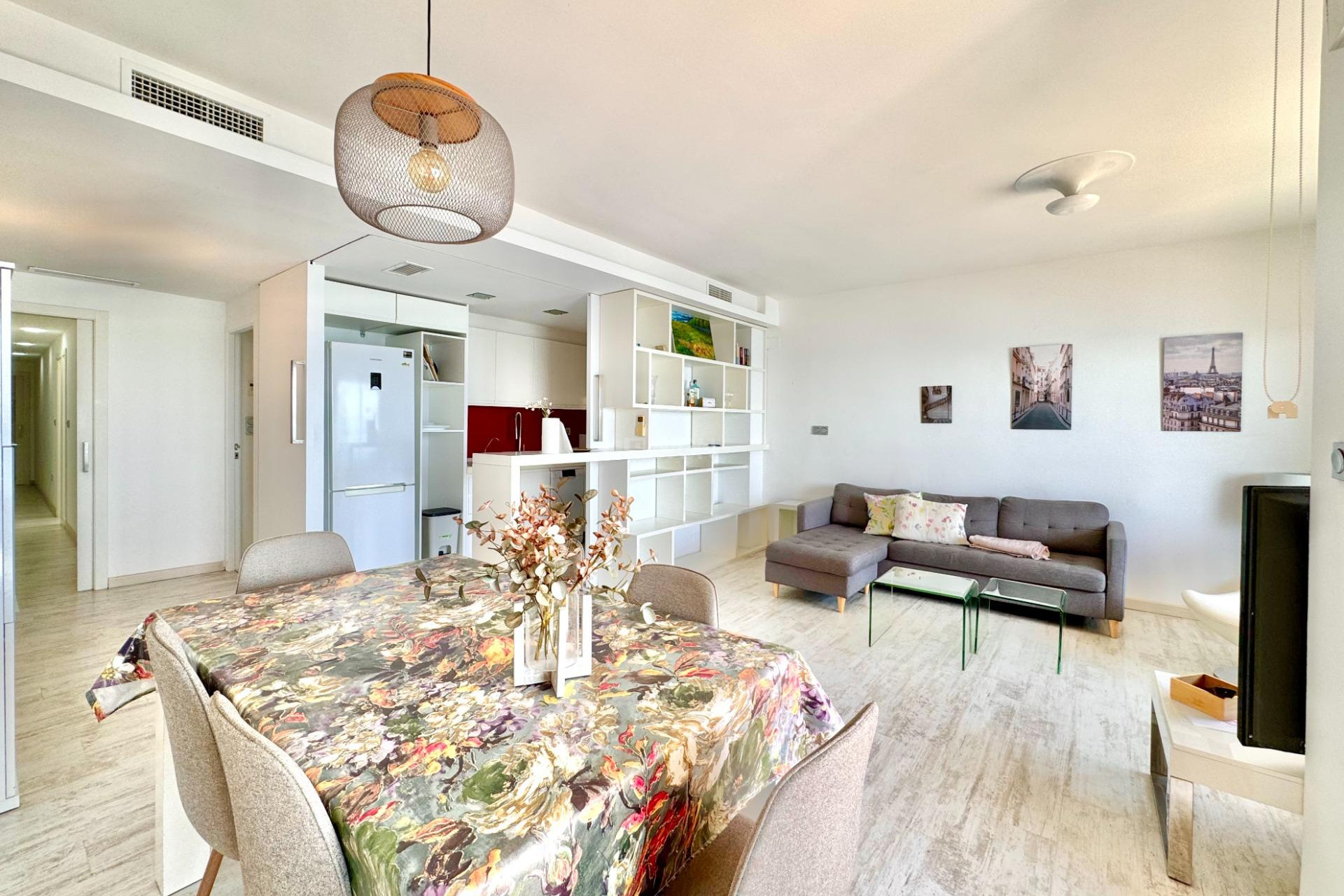 Resale - Apartment / flat - Torrevieja - Estacion De Autobuses