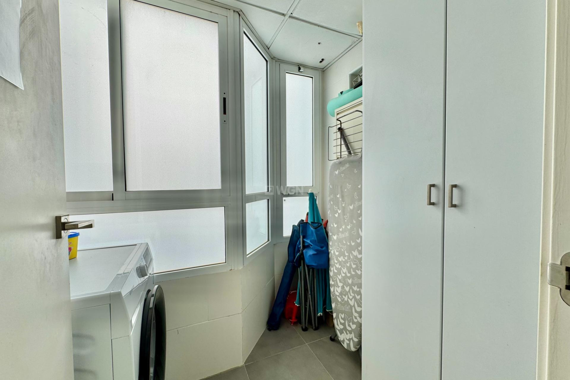 Resale - Apartment / flat - Torrevieja - Estacion De Autobuses