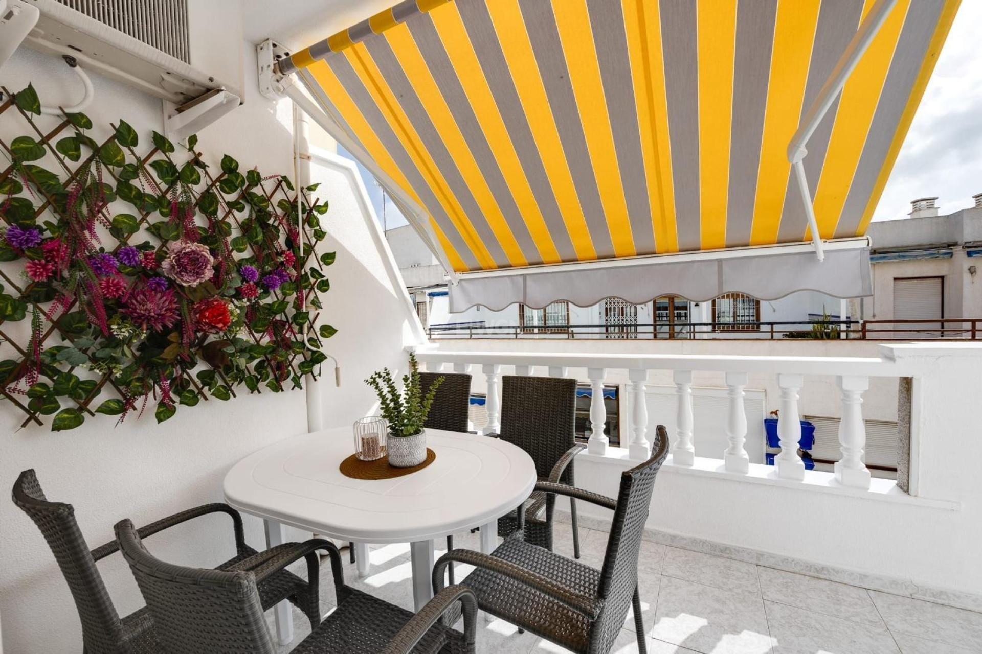 Resale - Apartment / flat - Torrevieja - Estacion De Autobuses