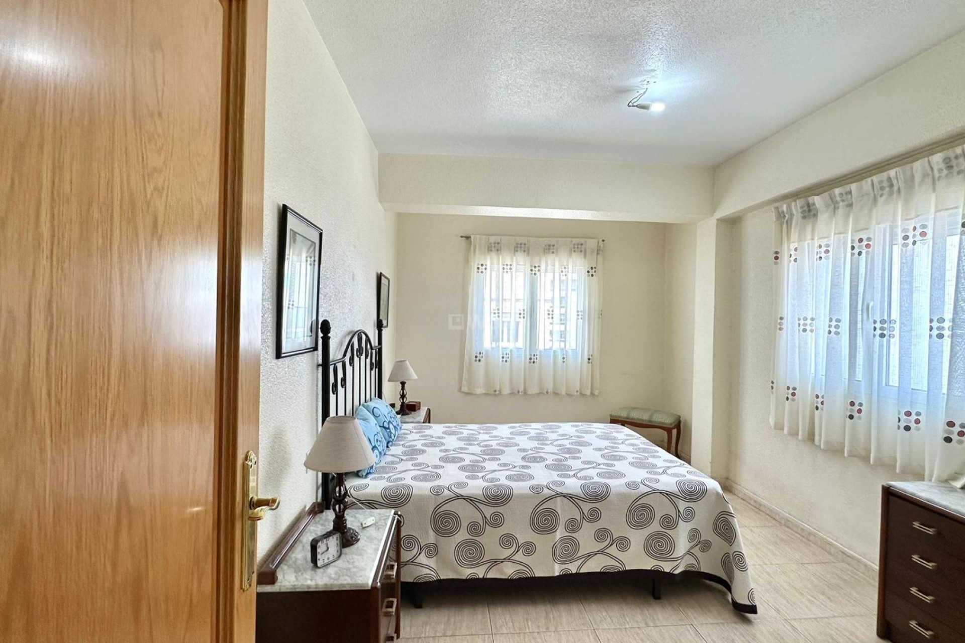 Resale - Apartment / flat - Torrevieja - Estacion De Autobuses