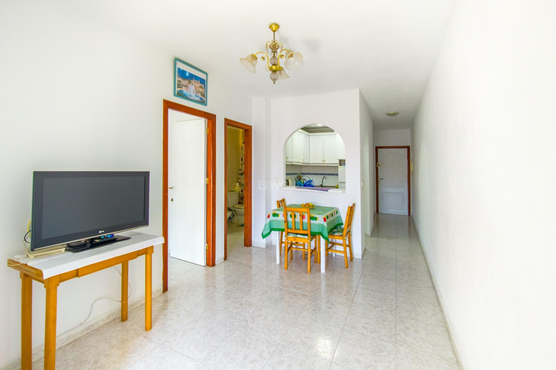 Resale - Apartment / flat - Torrevieja - Estacion De Autobuses