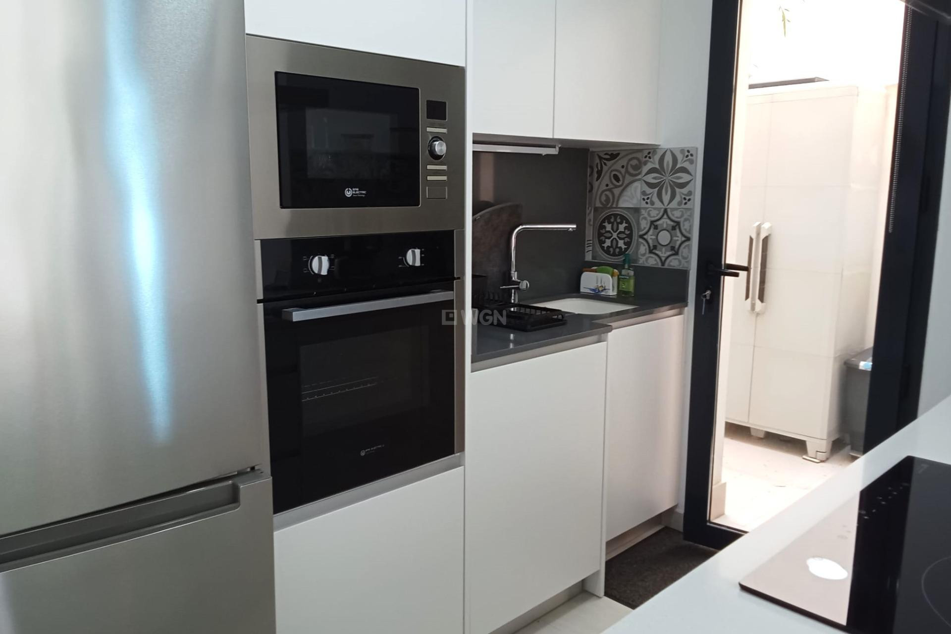 Resale - Apartment / flat - Torrevieja - Estacion De Autobuses