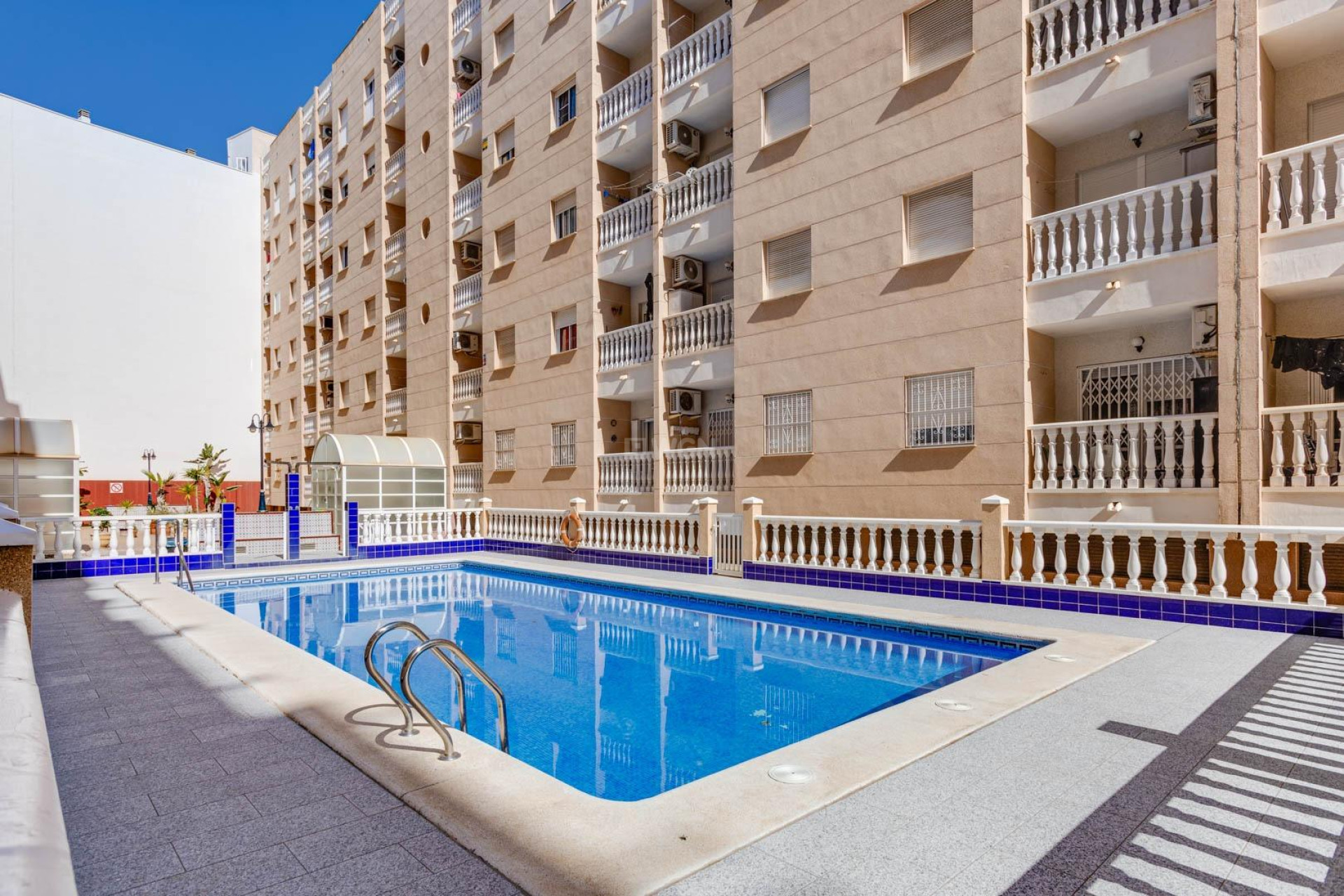 Resale - Apartment / flat - Torrevieja - Estacion De Autobuses