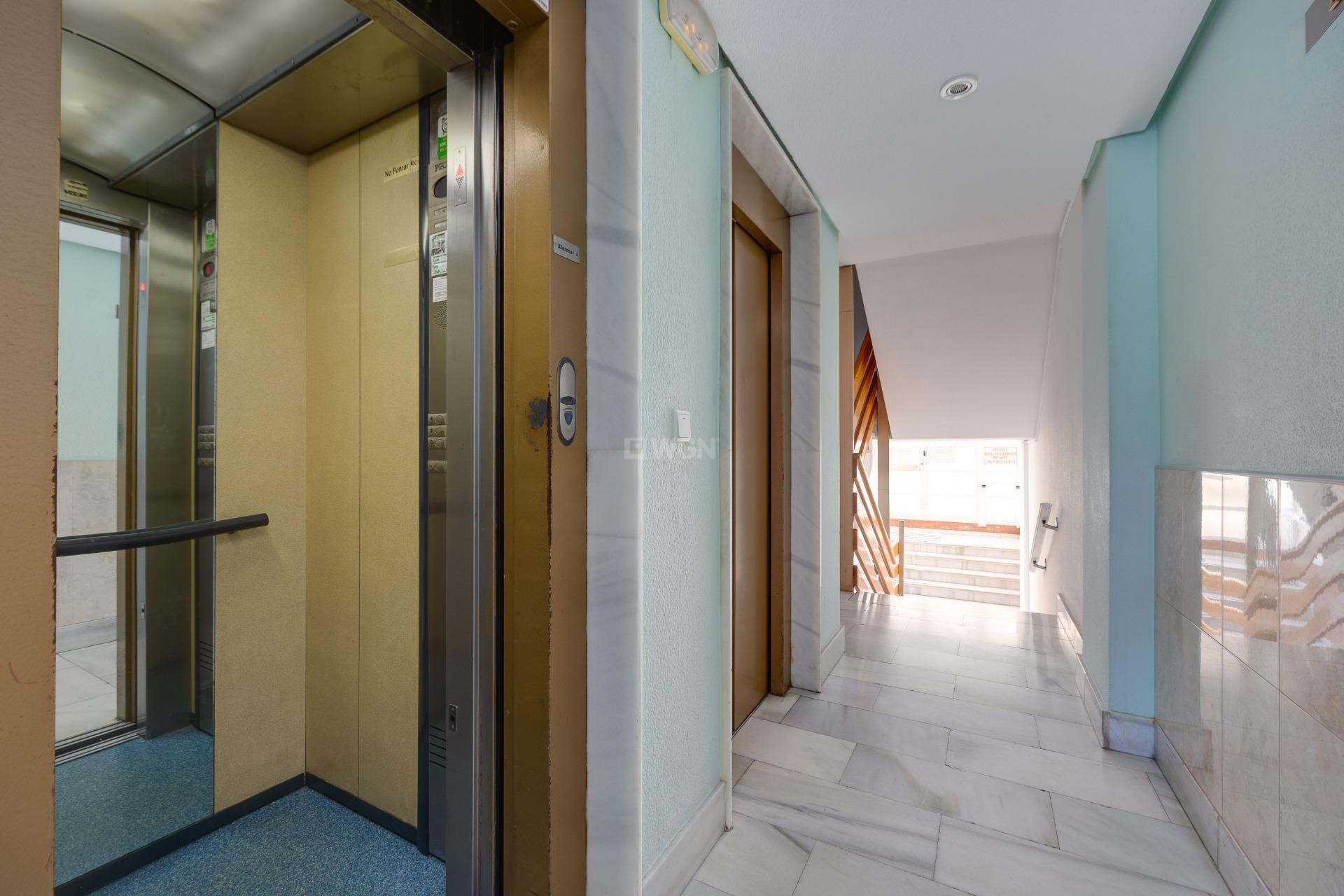 Resale - Apartment / flat - Torrevieja - Estacion De Autobuses