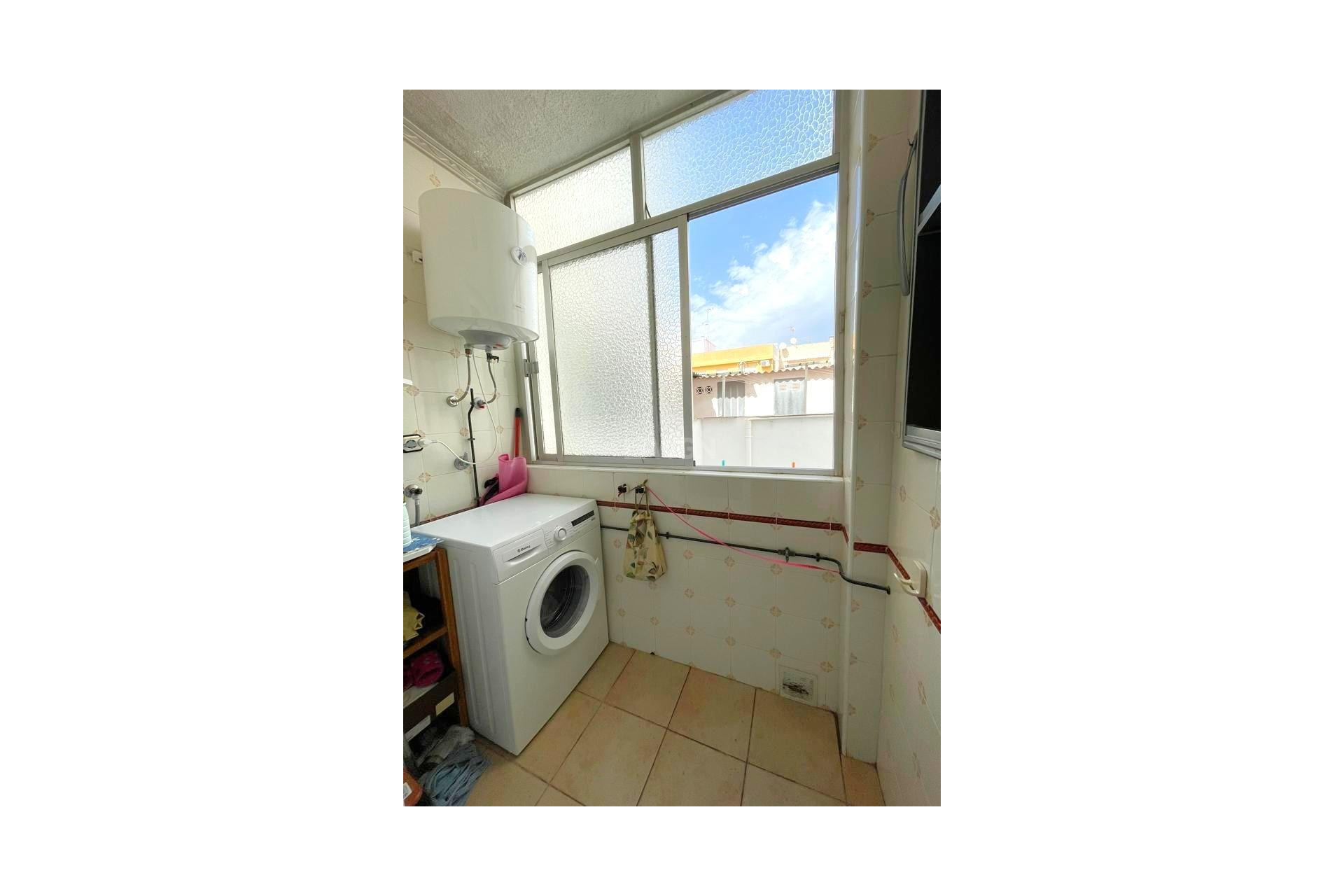 Resale - Apartment / flat - Torrevieja - Estacion De Autobuses