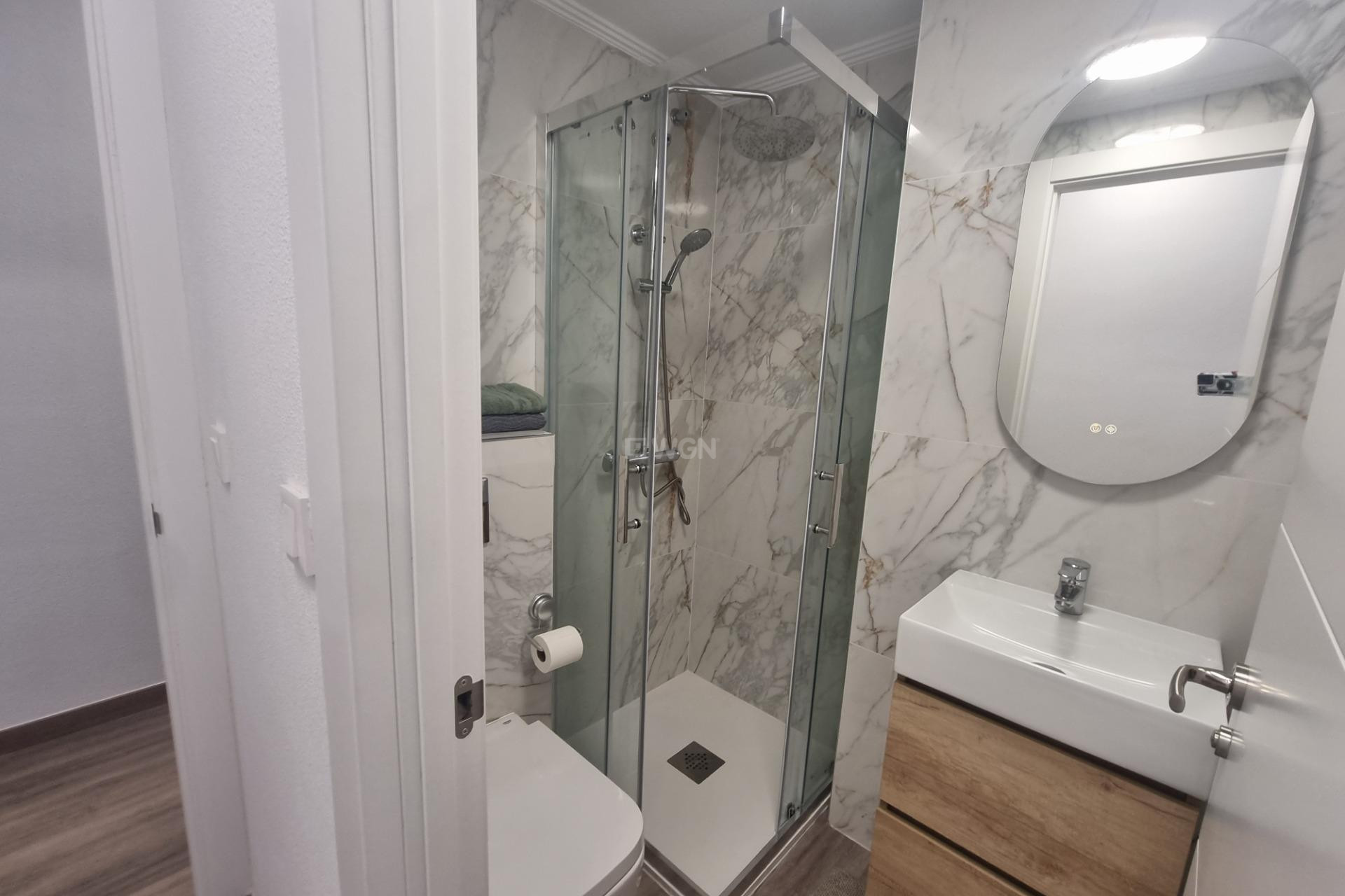 Resale - Apartment / flat - Torrevieja - Estacion De Autobuses