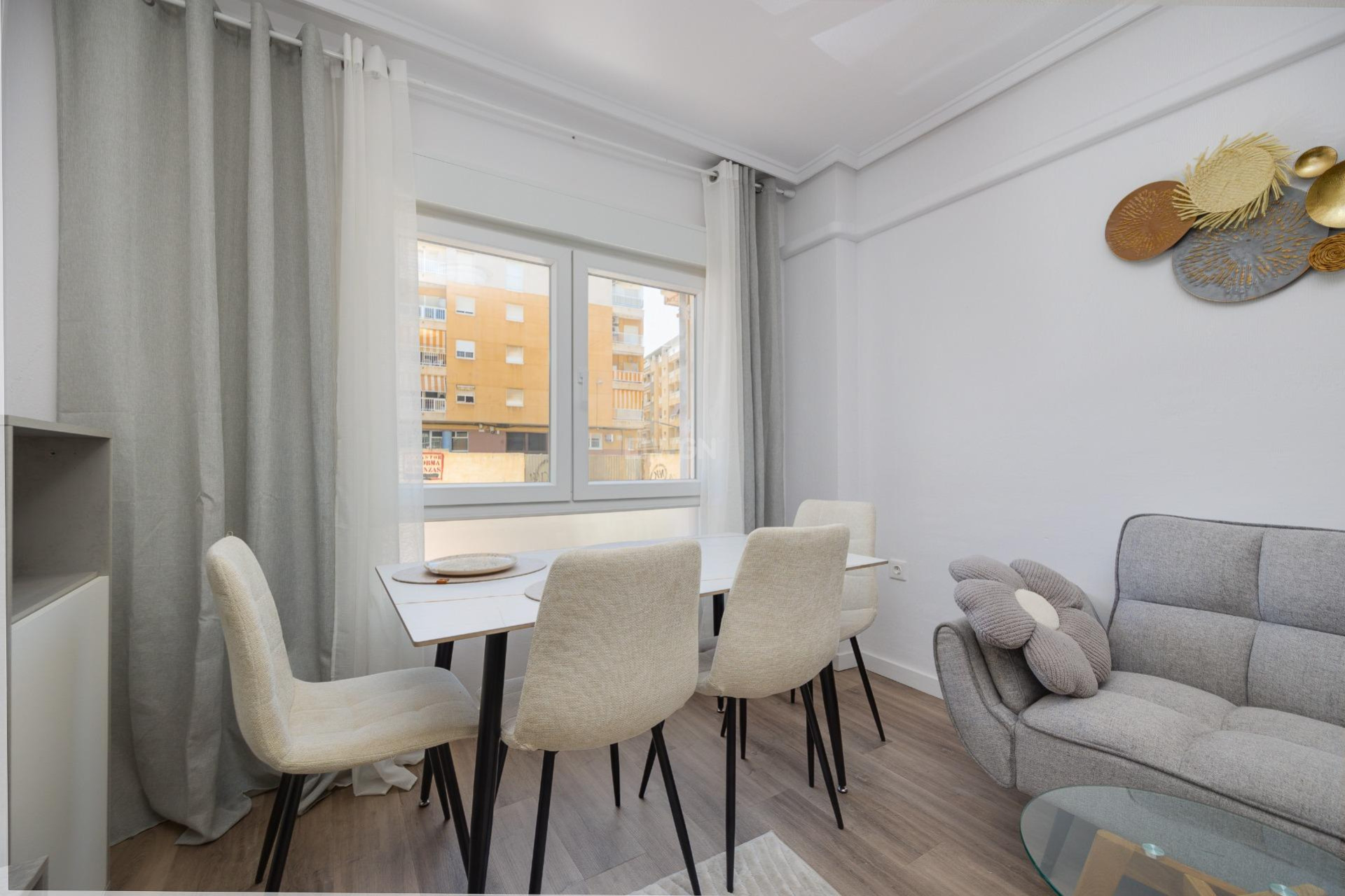 Resale - Apartment / flat - Torrevieja - Estacion De Autobuses