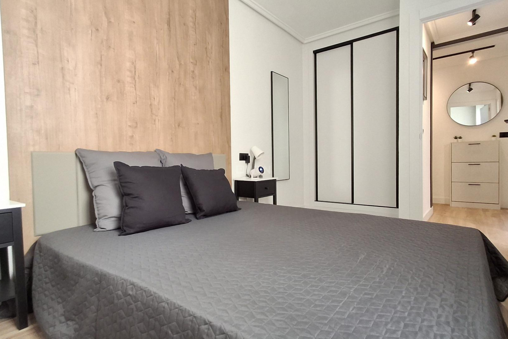 Resale - Apartment / flat - Torrevieja - Estacion De Autobuses