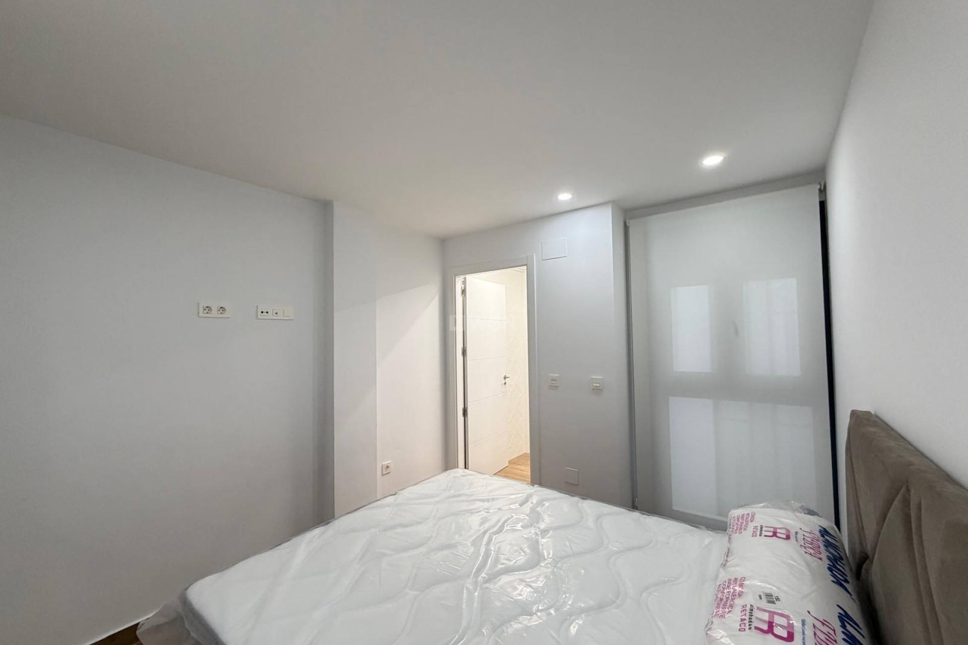 Resale - Apartment / flat - Torrevieja - Estacion De Autobuses