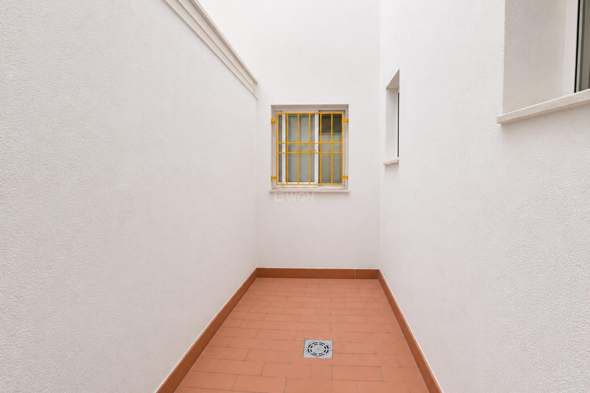 Resale - Apartment / flat - Torrevieja - Estacion De Autobuses