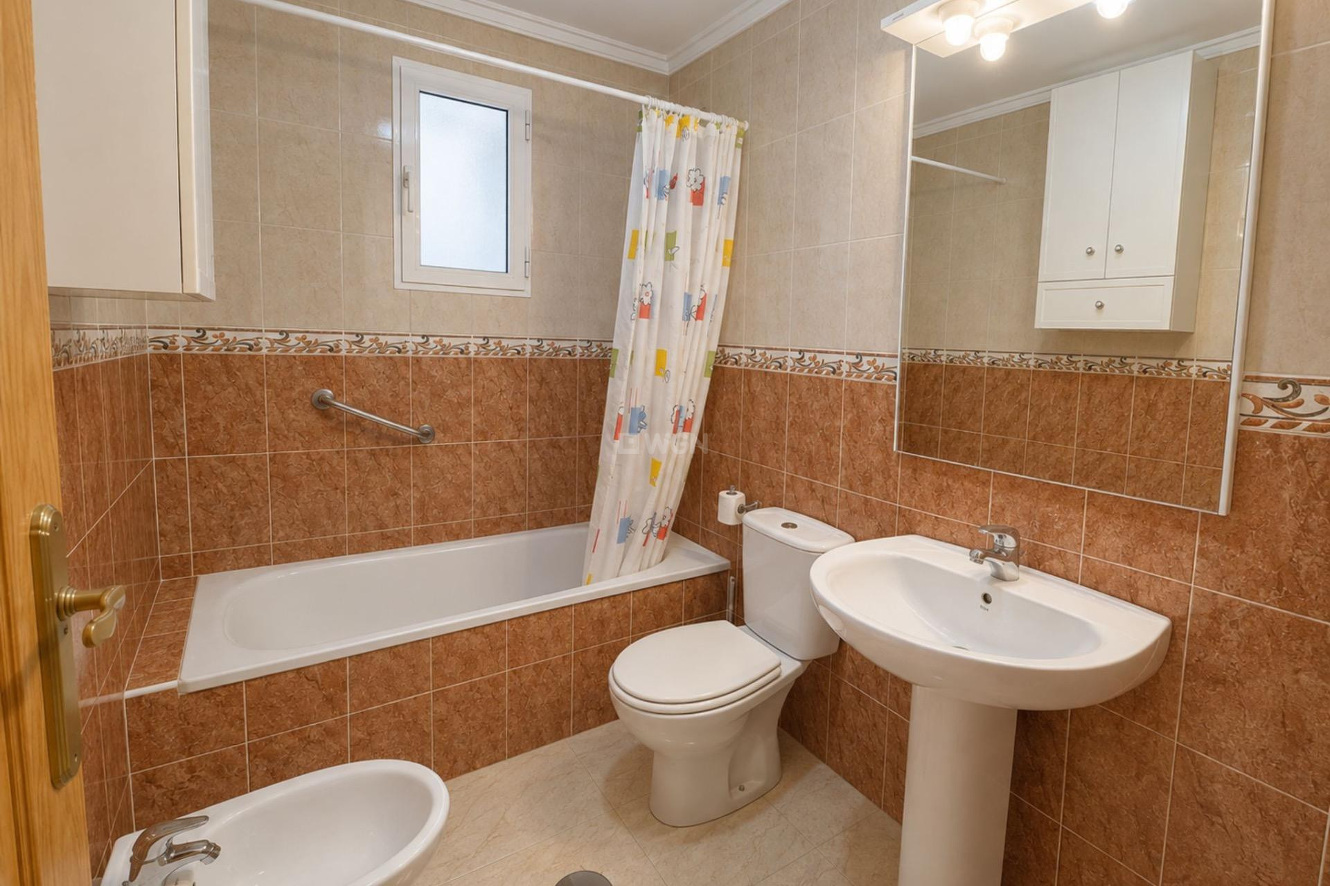 Resale - Apartment / flat - Torrevieja - Estacion De Autobuses