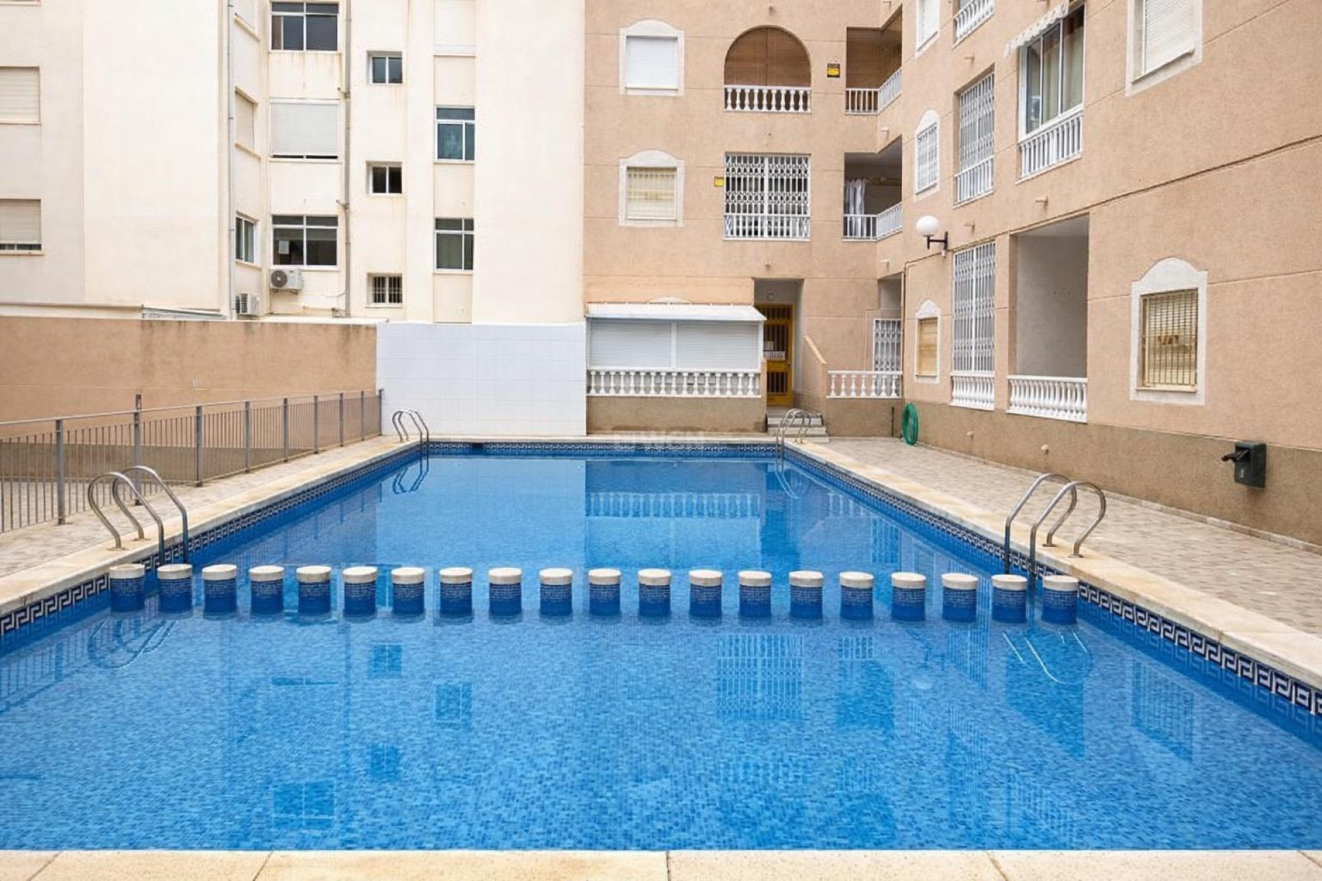 Resale - Apartment / flat - Torrevieja - Habaneras