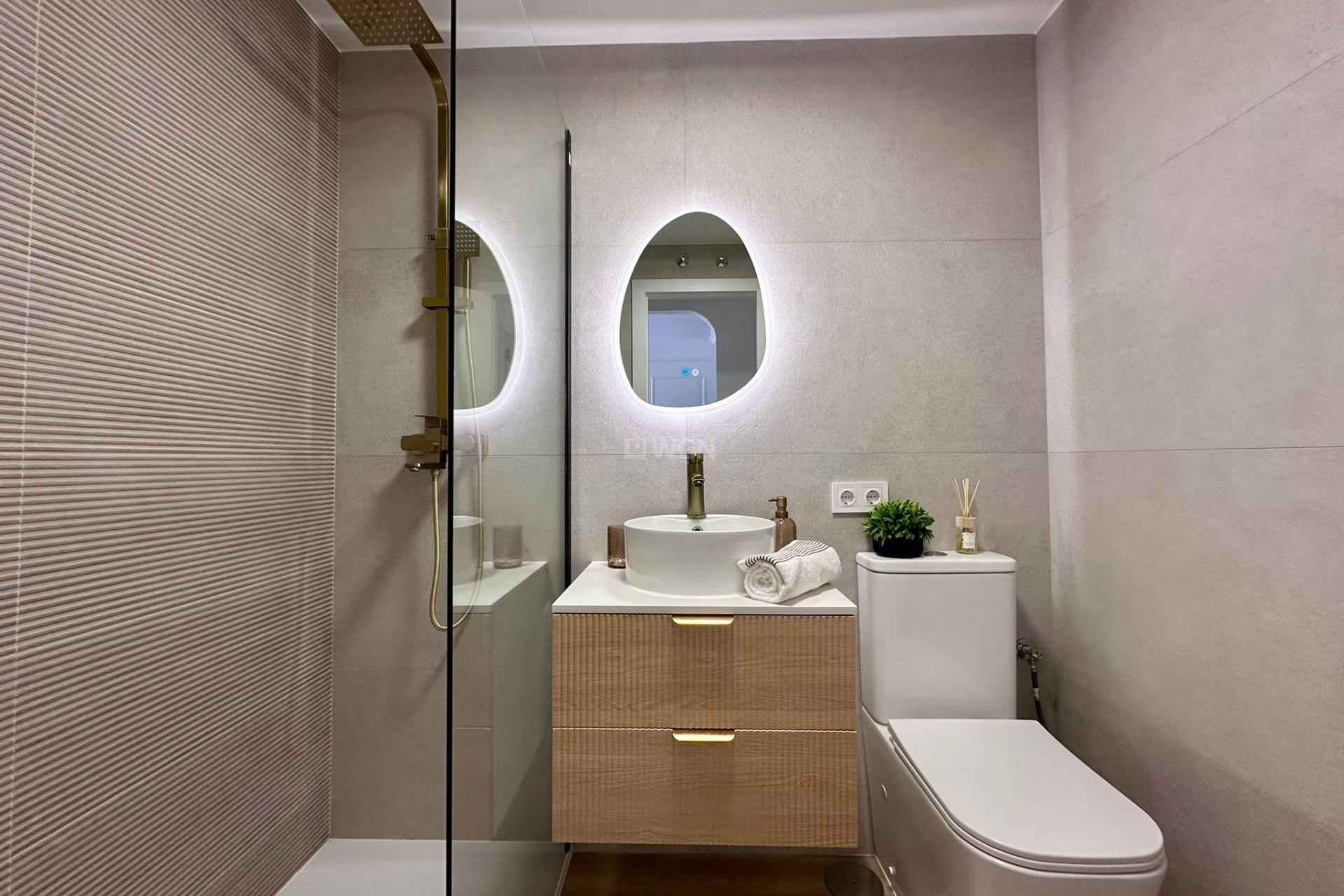 Resale - Apartment / flat - Torrevieja - Habaneras