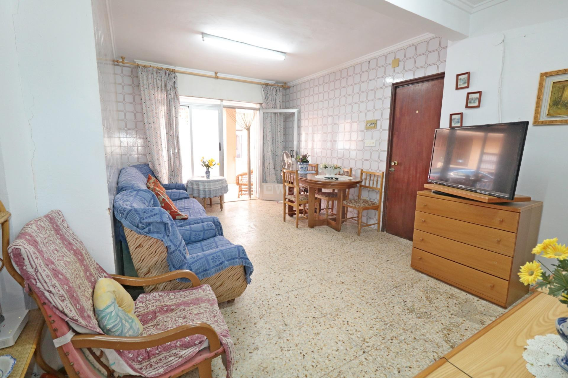 Resale - Apartment / flat - Torrevieja - La Mata Pueblo