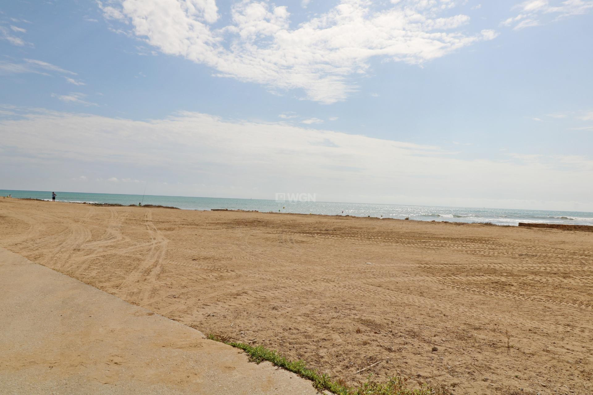 Resale - Apartment / flat - Torrevieja - La Mata Pueblo