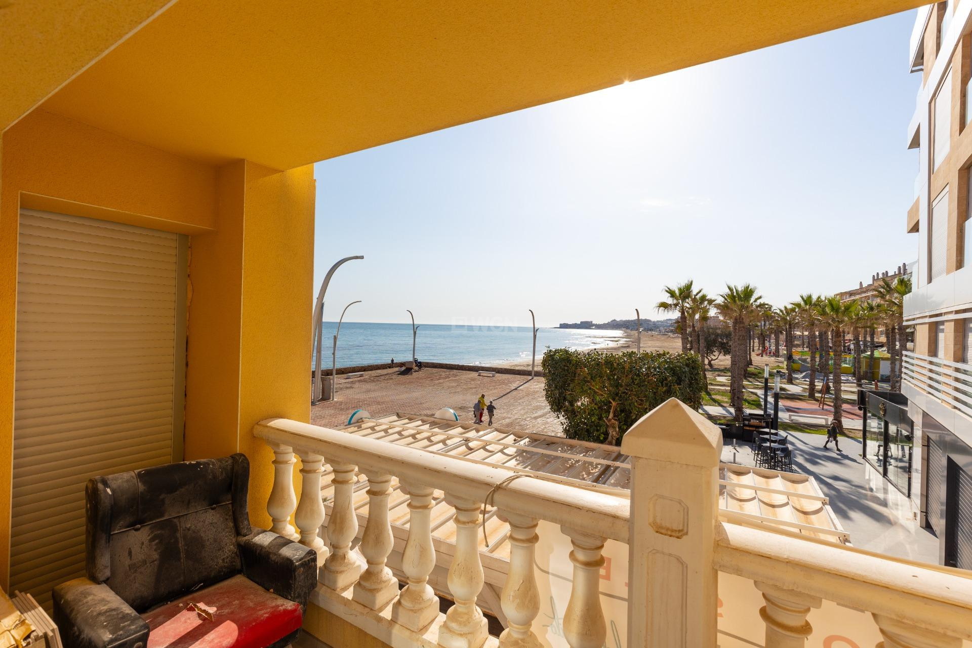 Resale - Apartment / flat - Torrevieja - La Mata Pueblo