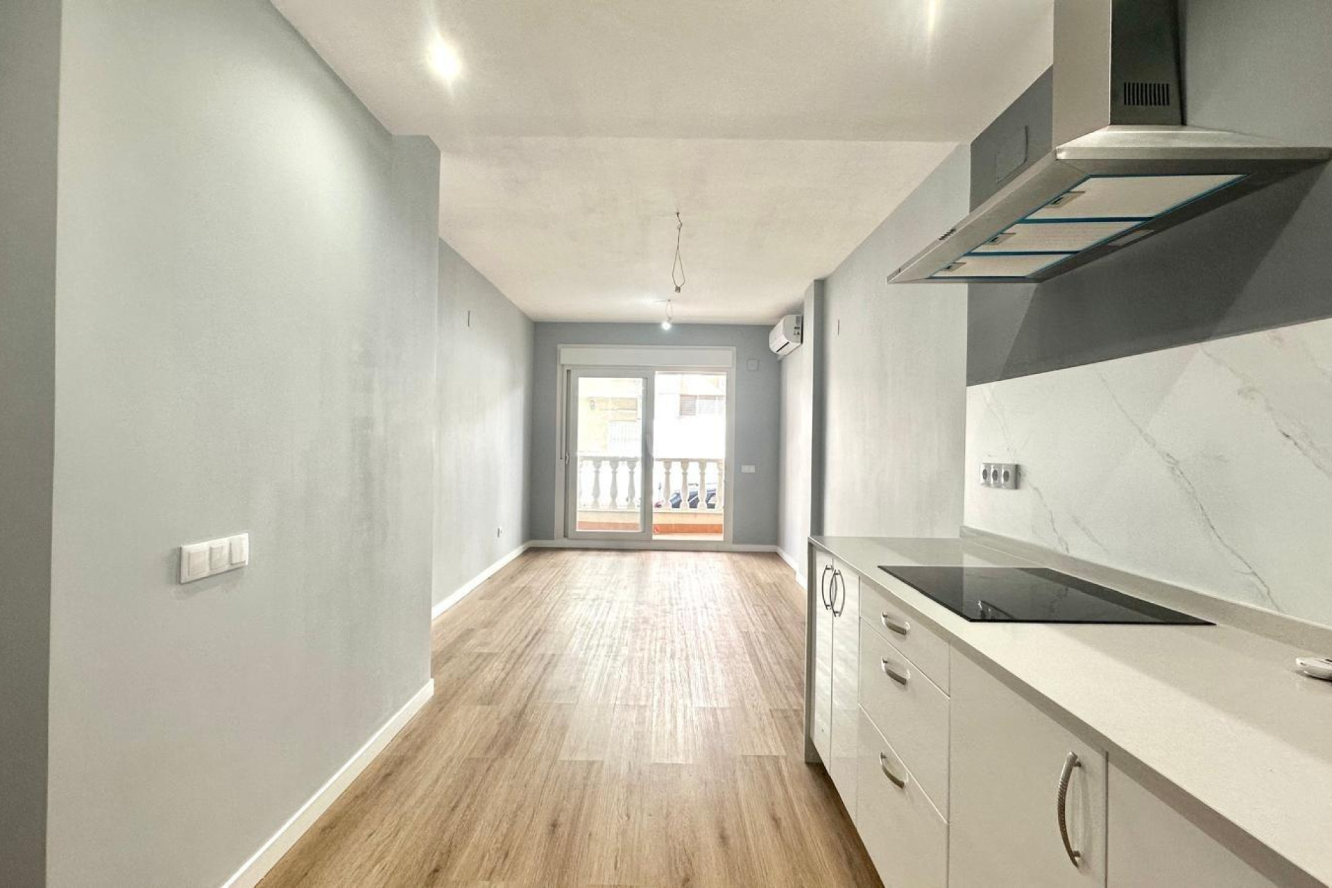 Resale - Apartment / flat - Torrevieja - La Mata Pueblo