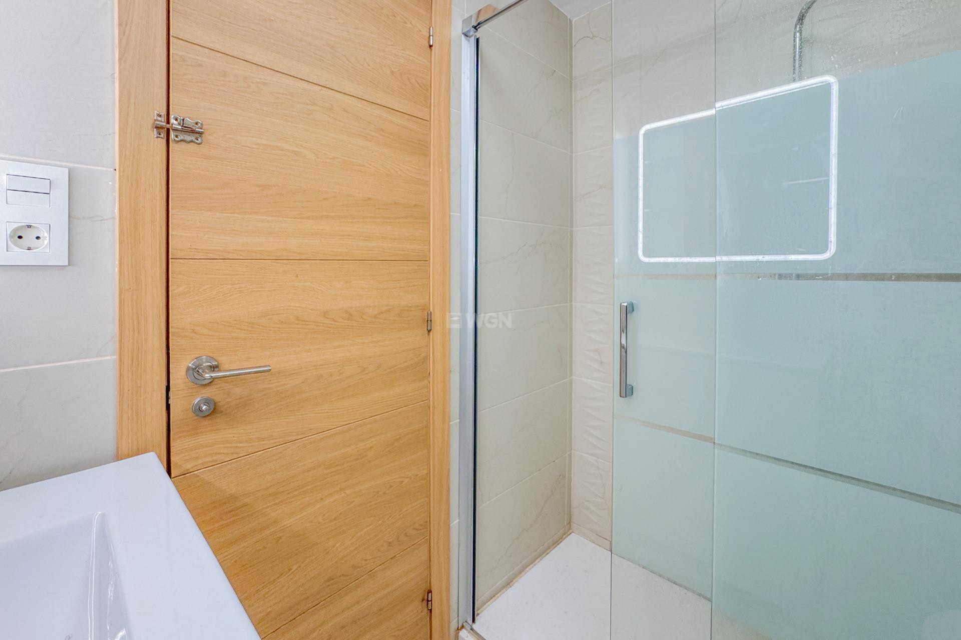 Resale - Apartment / flat - Torrevieja - La Mata Pueblo