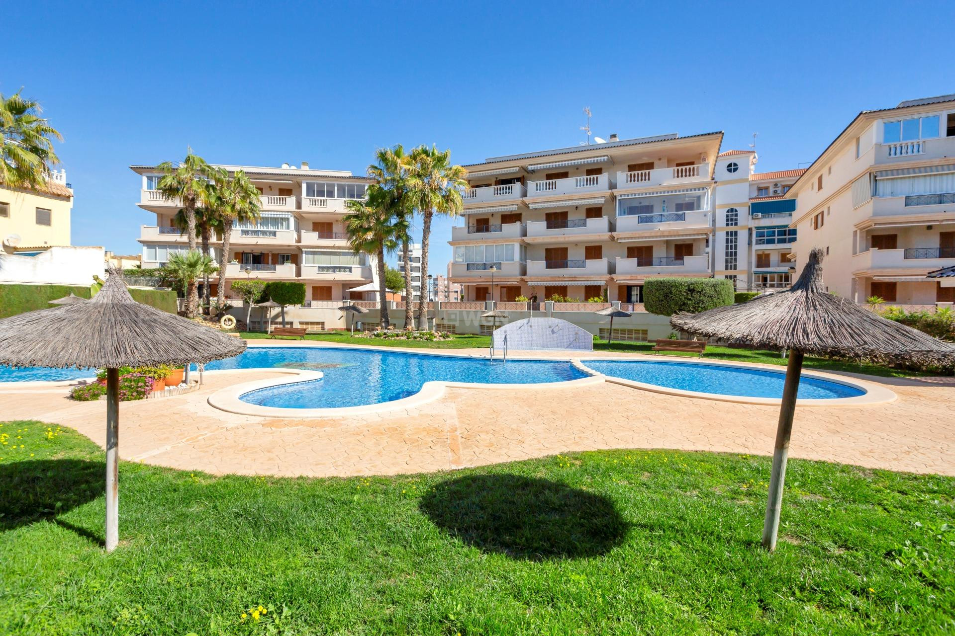 Resale - Apartment / flat - Torrevieja - La Mata