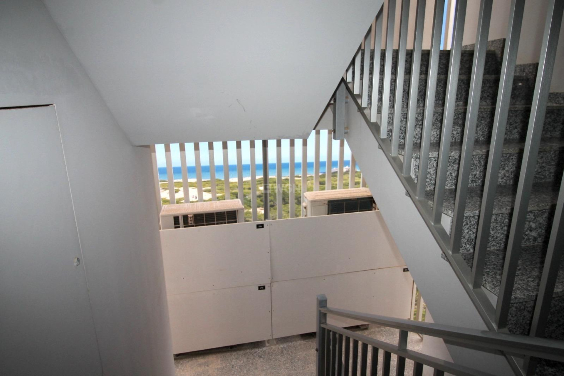 Resale - Apartment / flat - Torrevieja - La Mata