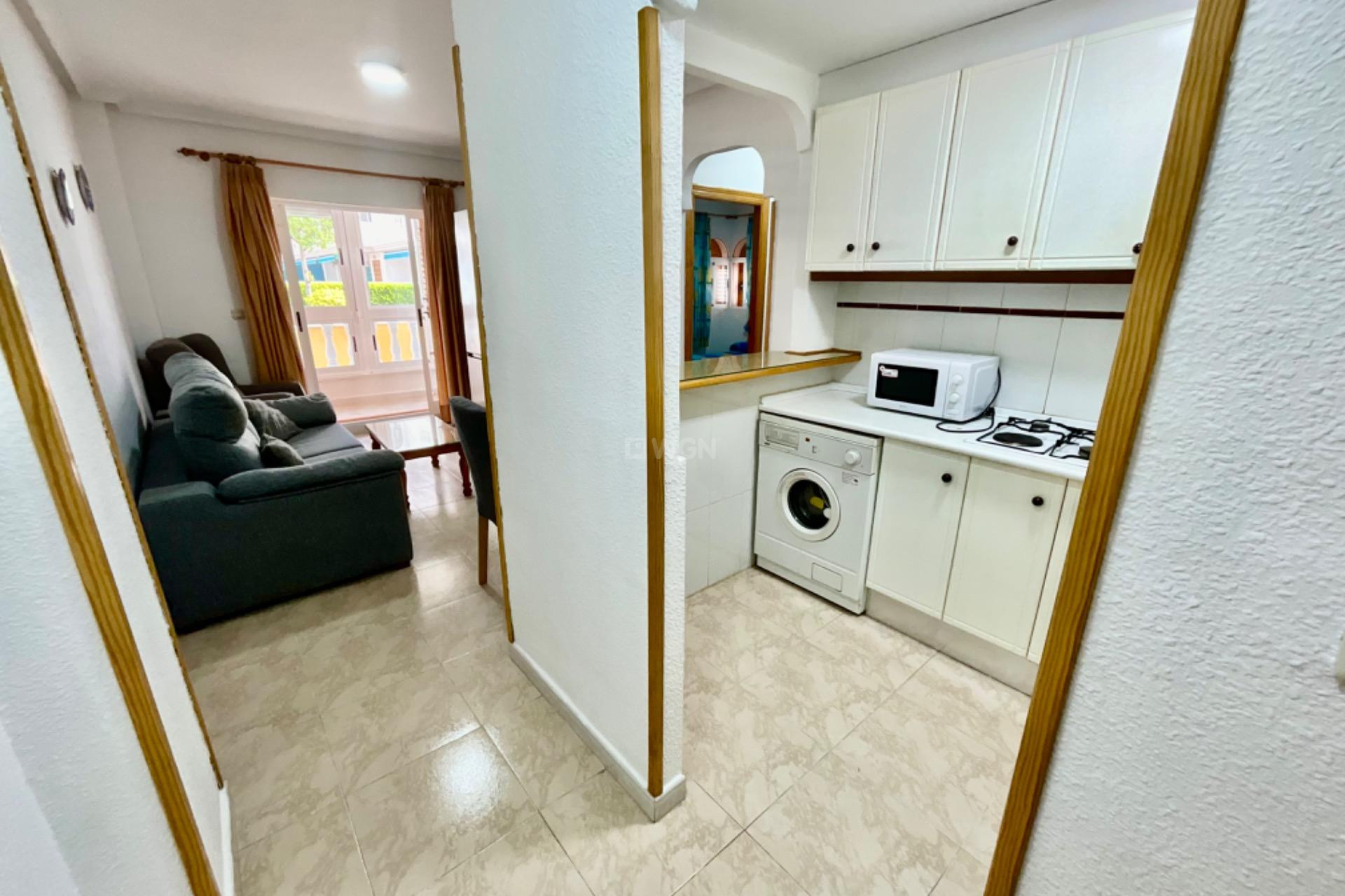 Resale - Apartment / flat - Torrevieja - La Mata