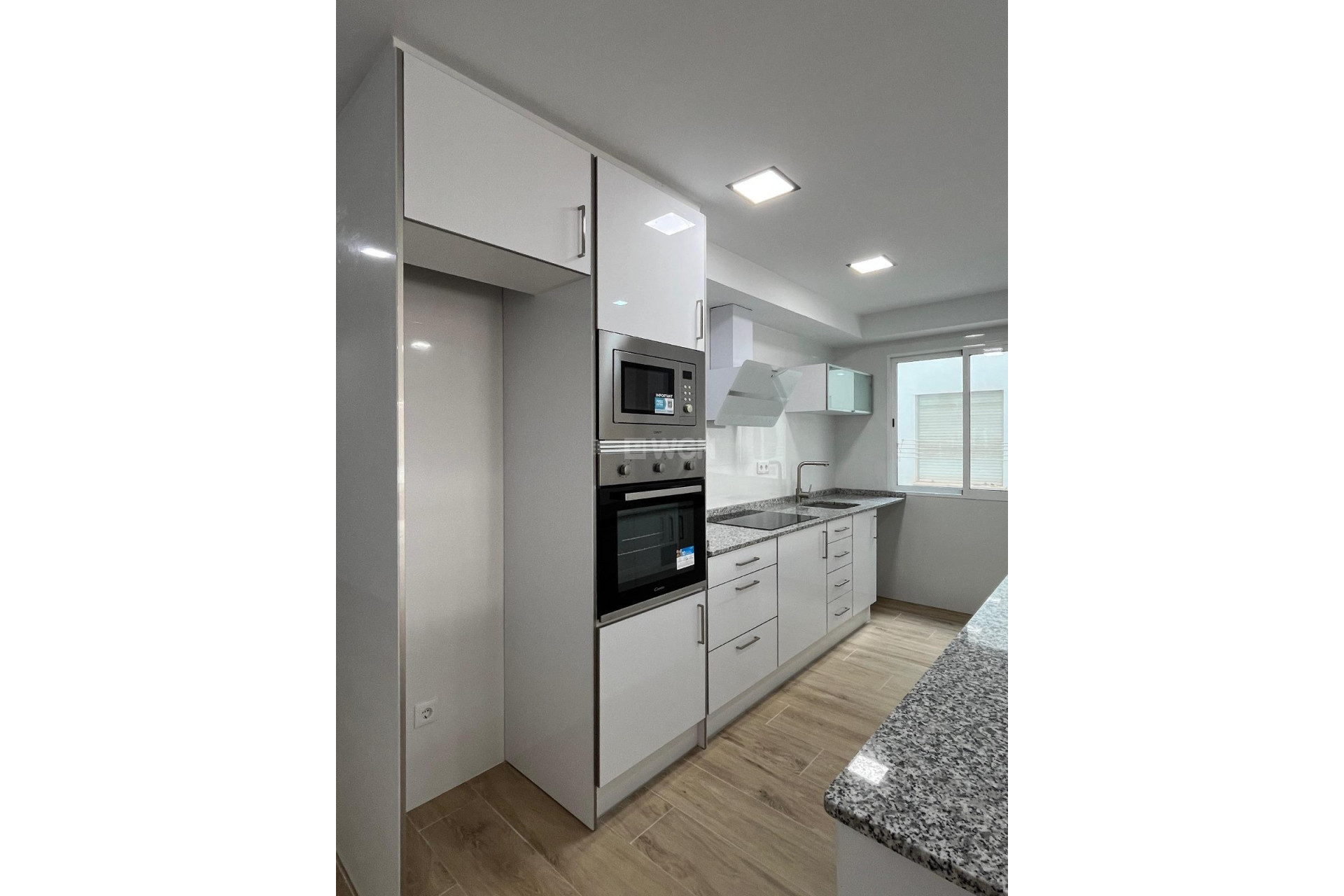 Resale - Apartment / flat - Torrevieja - La Mata