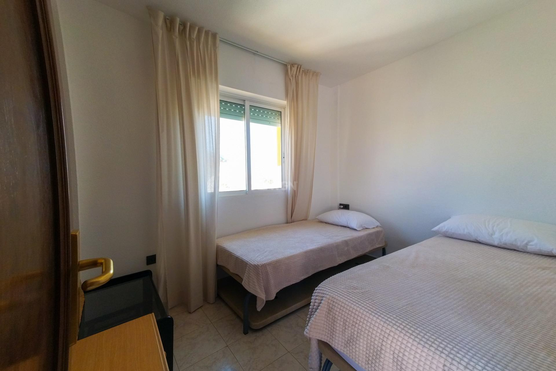 Resale - Apartment / flat - Torrevieja - La Mata