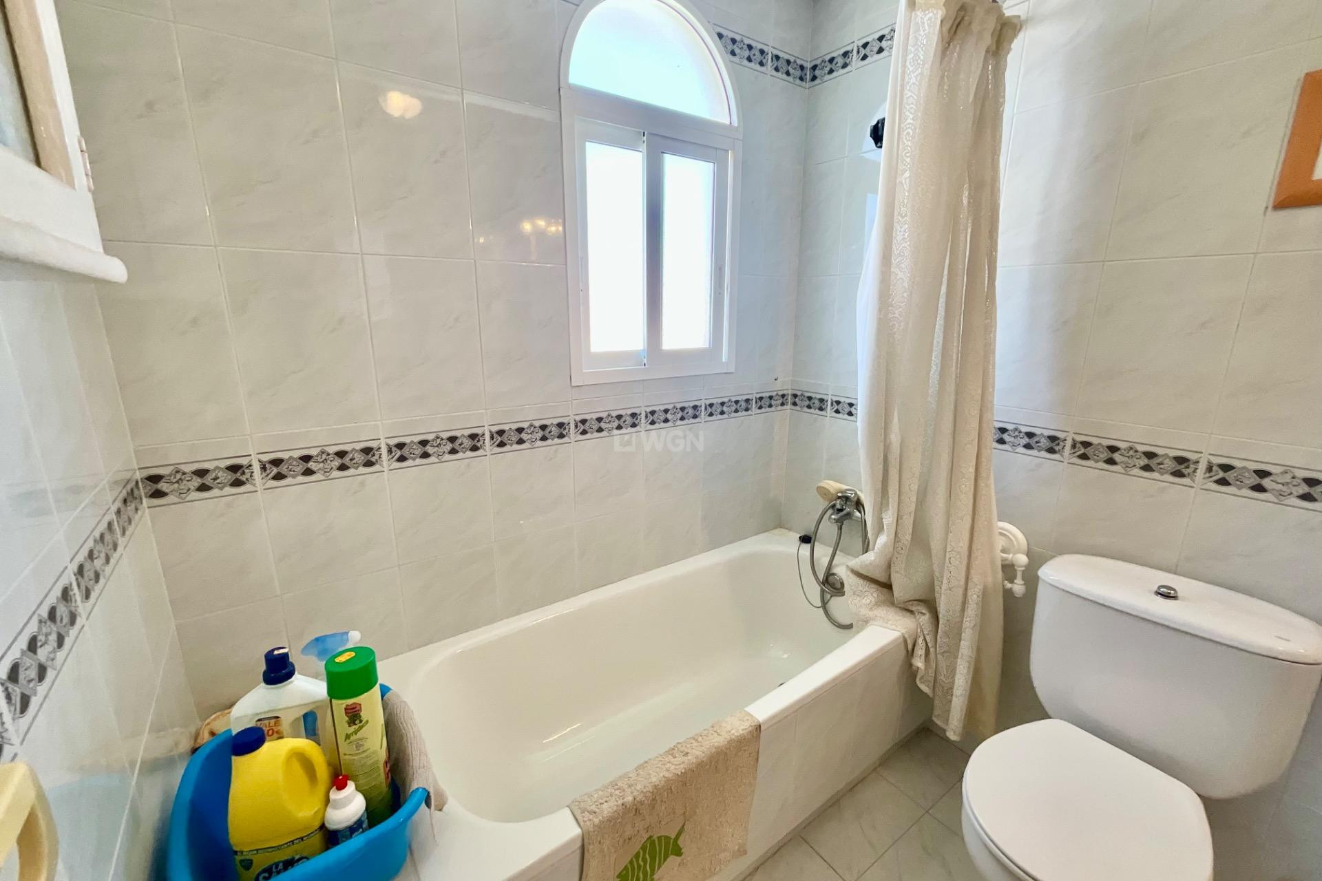 Resale - Apartment / flat - Torrevieja - La Mata