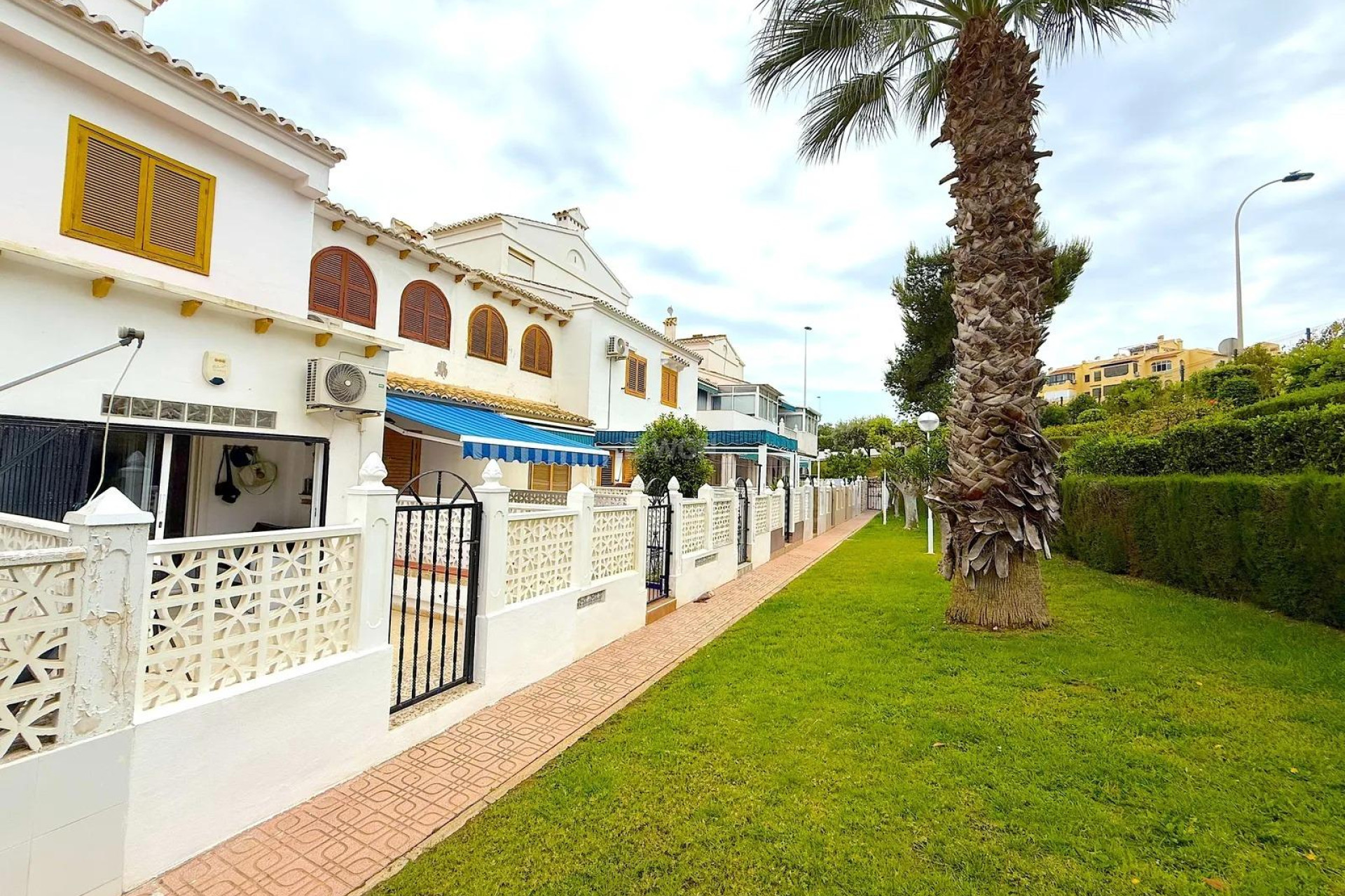 Resale - Apartment / flat - Torrevieja - La Mata
