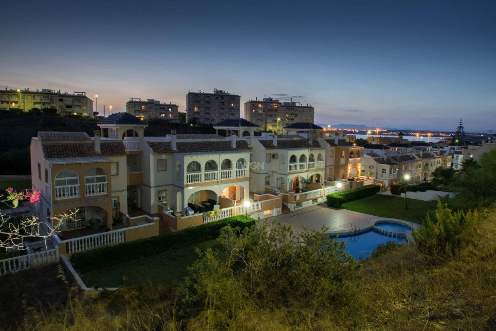 Resale - Apartment / flat - Torrevieja - La Mata