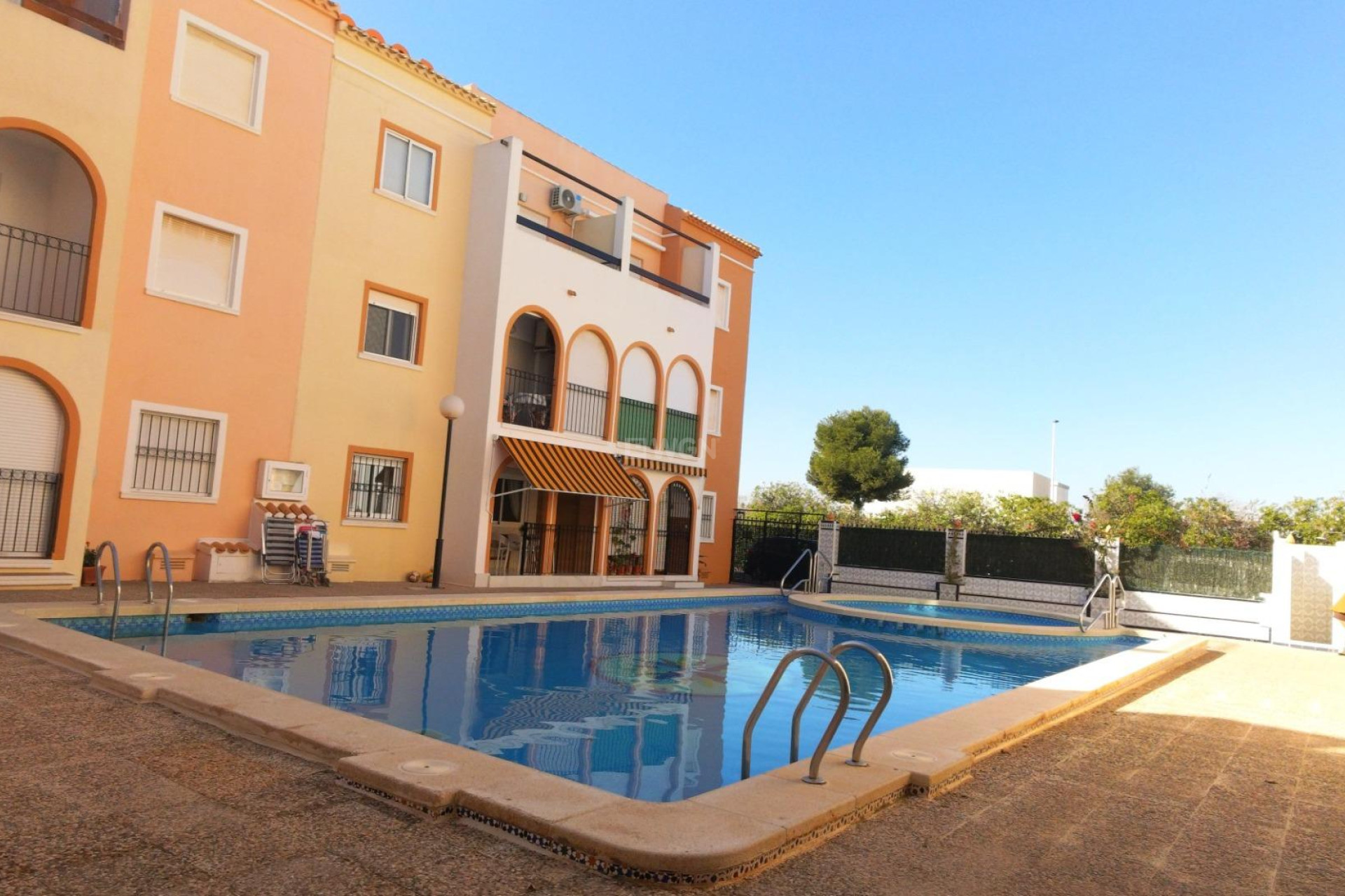 Resale - Apartment / flat - Torrevieja - La Veleta