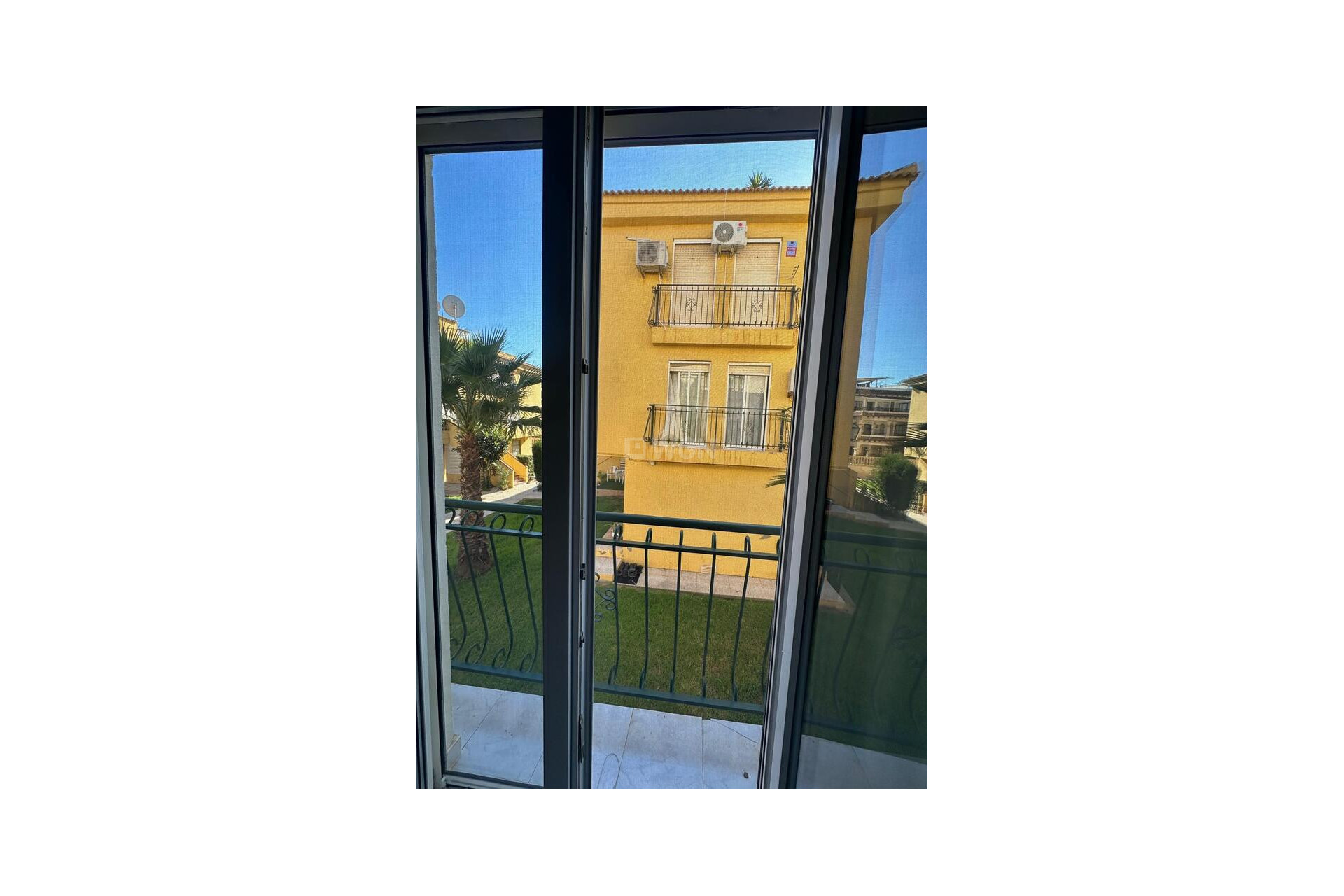 Resale - Apartment / flat - Torrevieja - La Veleta