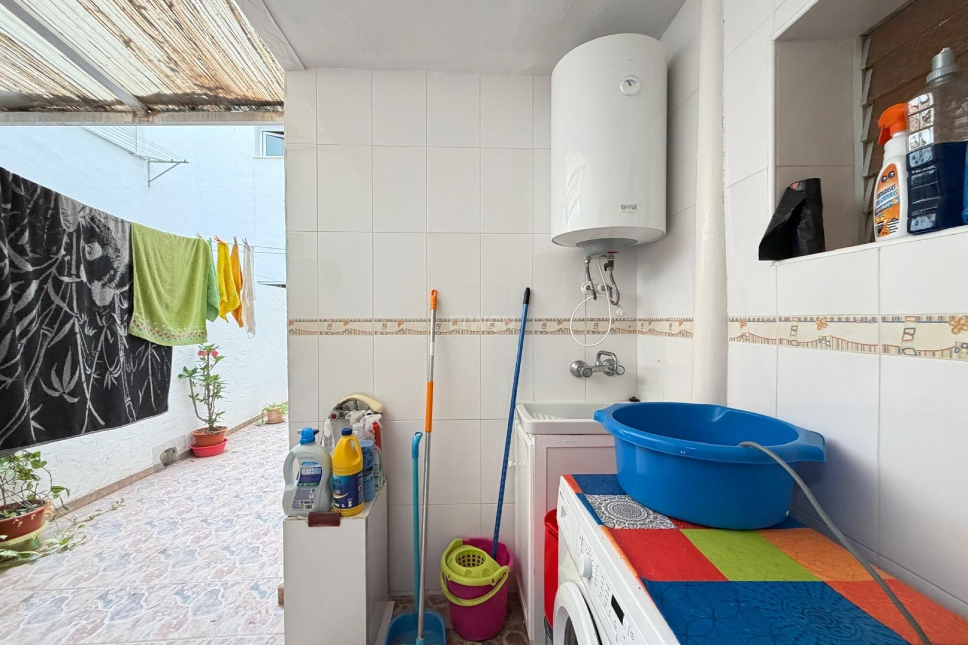 Resale - Apartment / flat - Torrevieja - Las Piscinas Naturales
