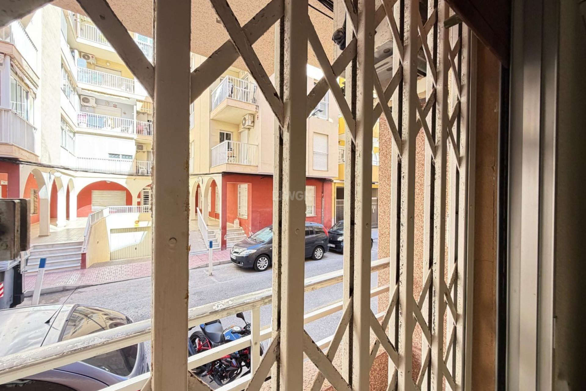 Resale - Apartment / flat - Torrevieja - Las Piscinas Naturales