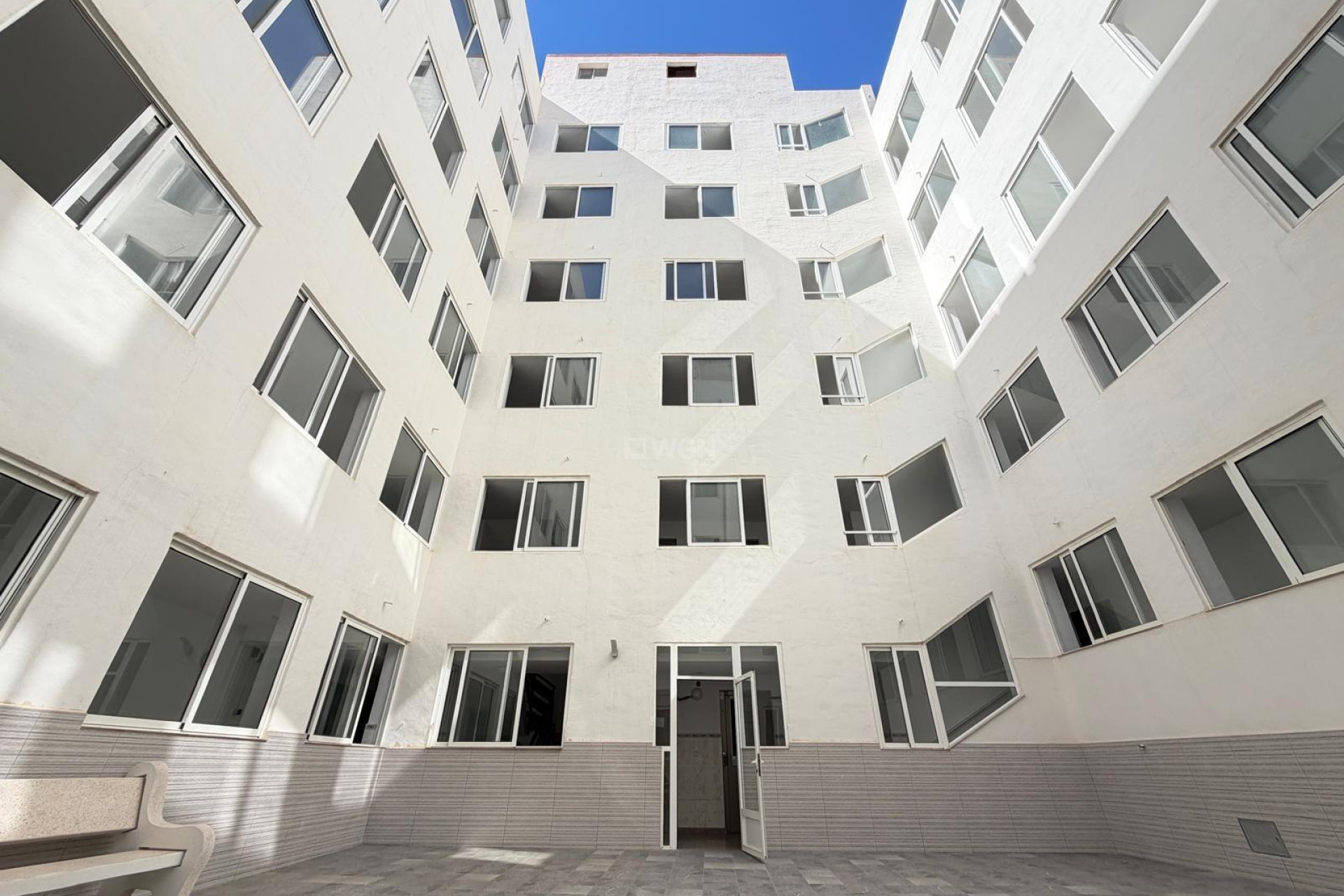Resale - Apartment / flat - Torrevieja - Las Piscinas Naturales
