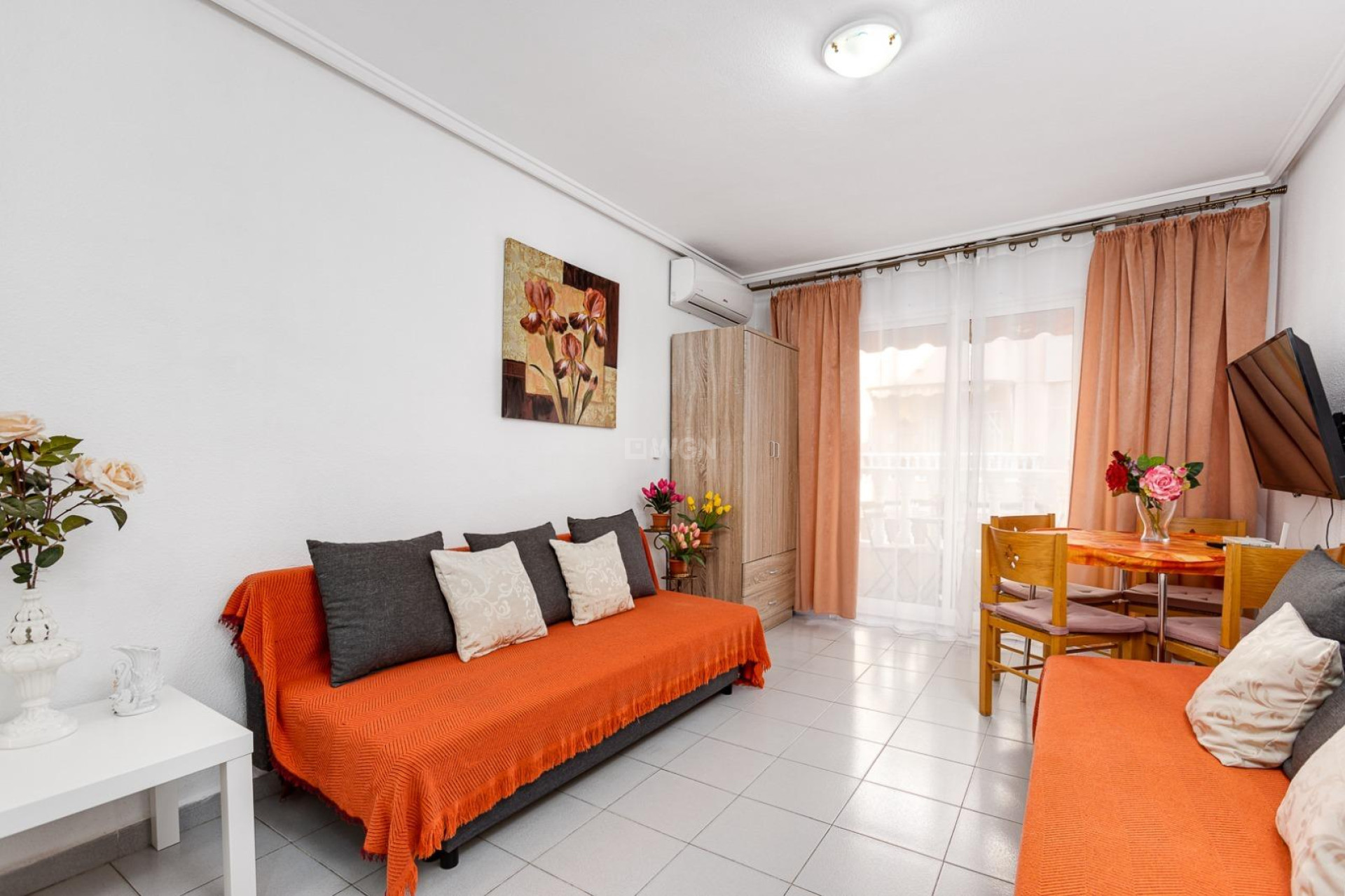 Resale - Apartment / flat - Torrevieja - Las Piscinas Naturales