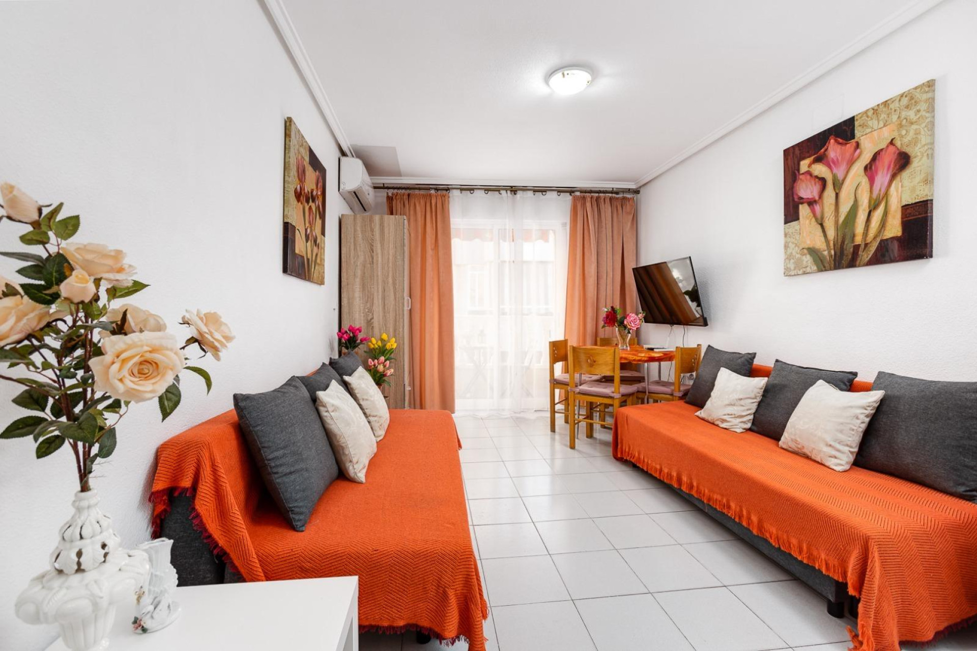 Resale - Apartment / flat - Torrevieja - Las Piscinas Naturales